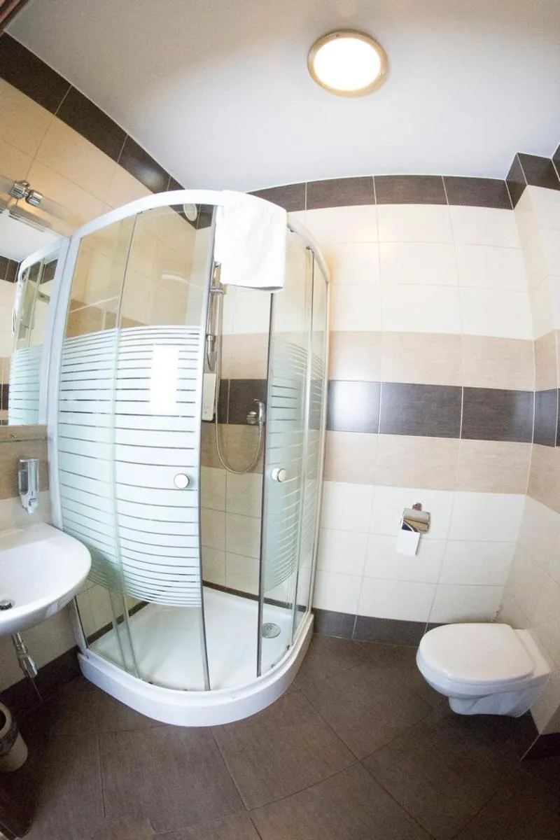 Shower in Noclegi M4
