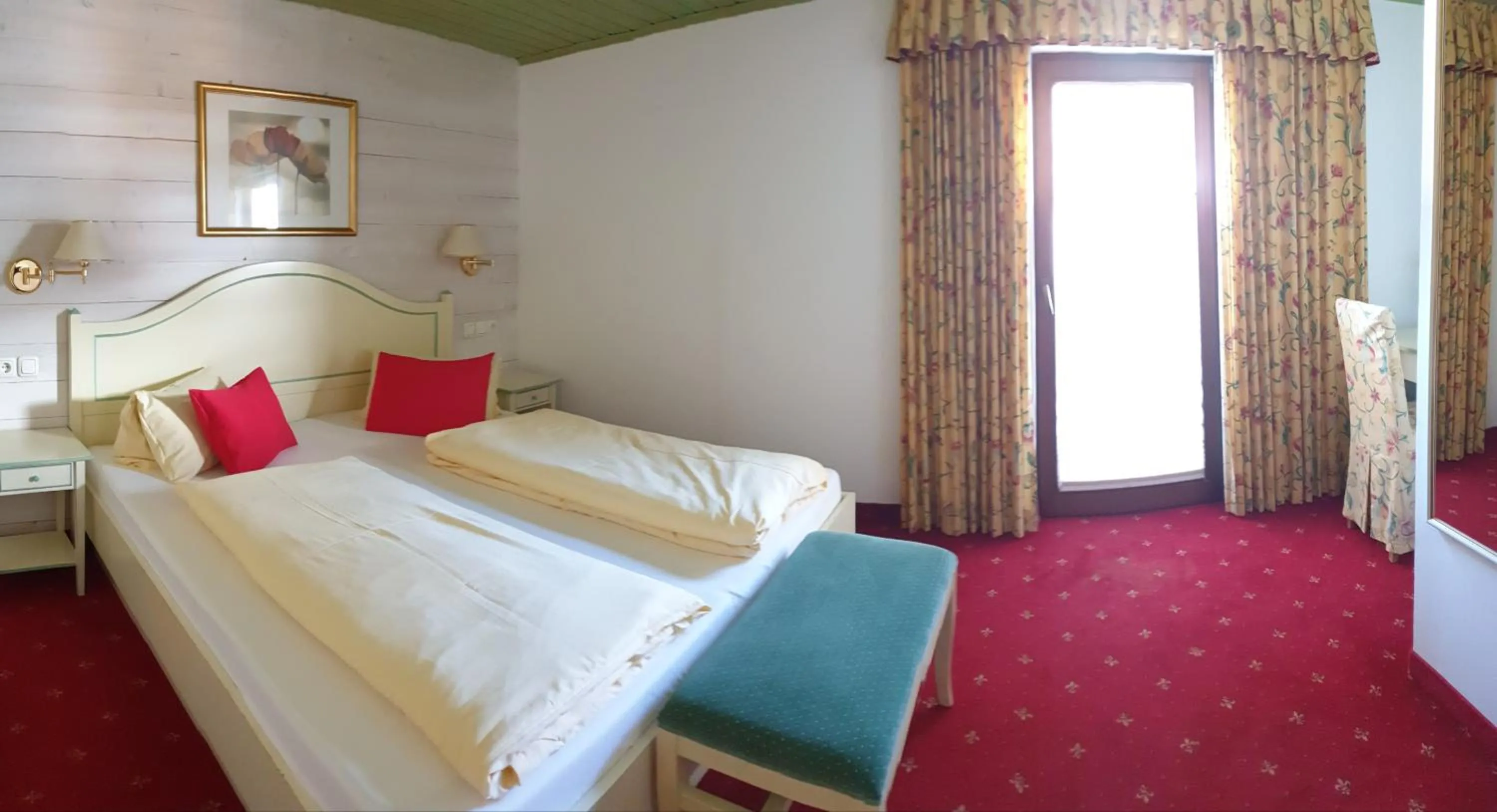 Photo of the whole room, Bed in alpenrose hotel-garni