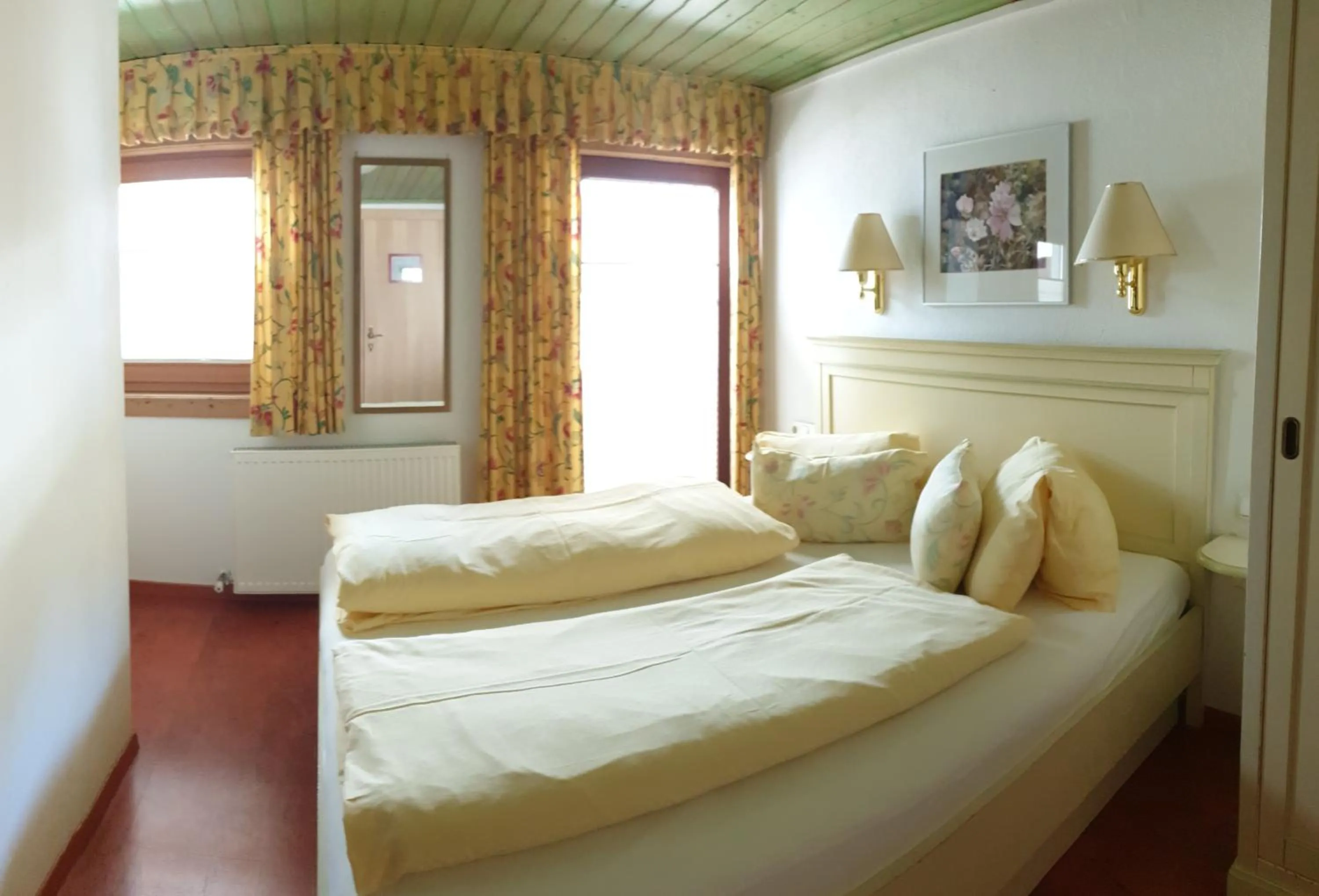 Photo of the whole room, Bed in alpenrose hotel-garni