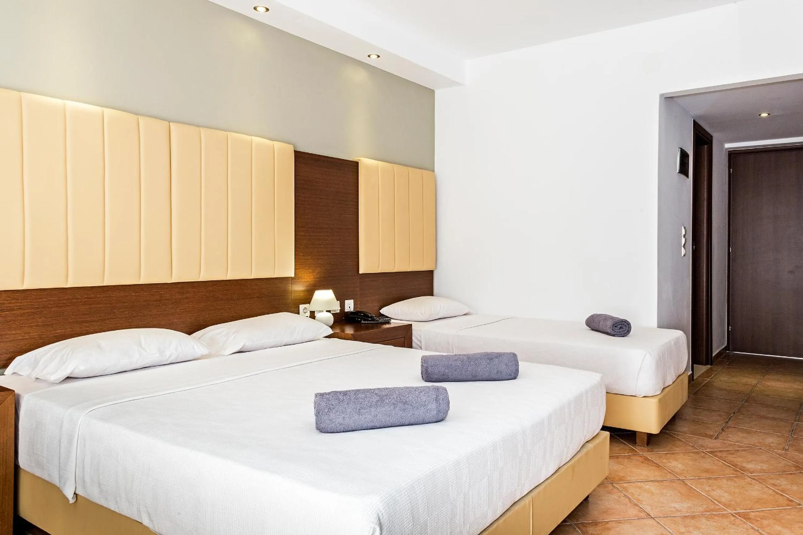 Photo of the whole room, Bed in White Olive Premium Laganas