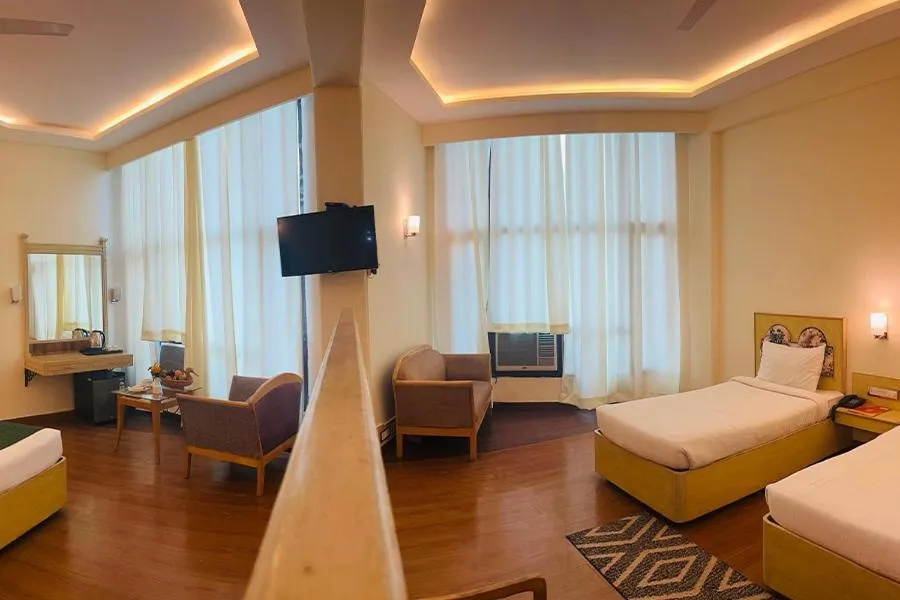 Bedroom, Bed in Hotel Devi Grand - Katra