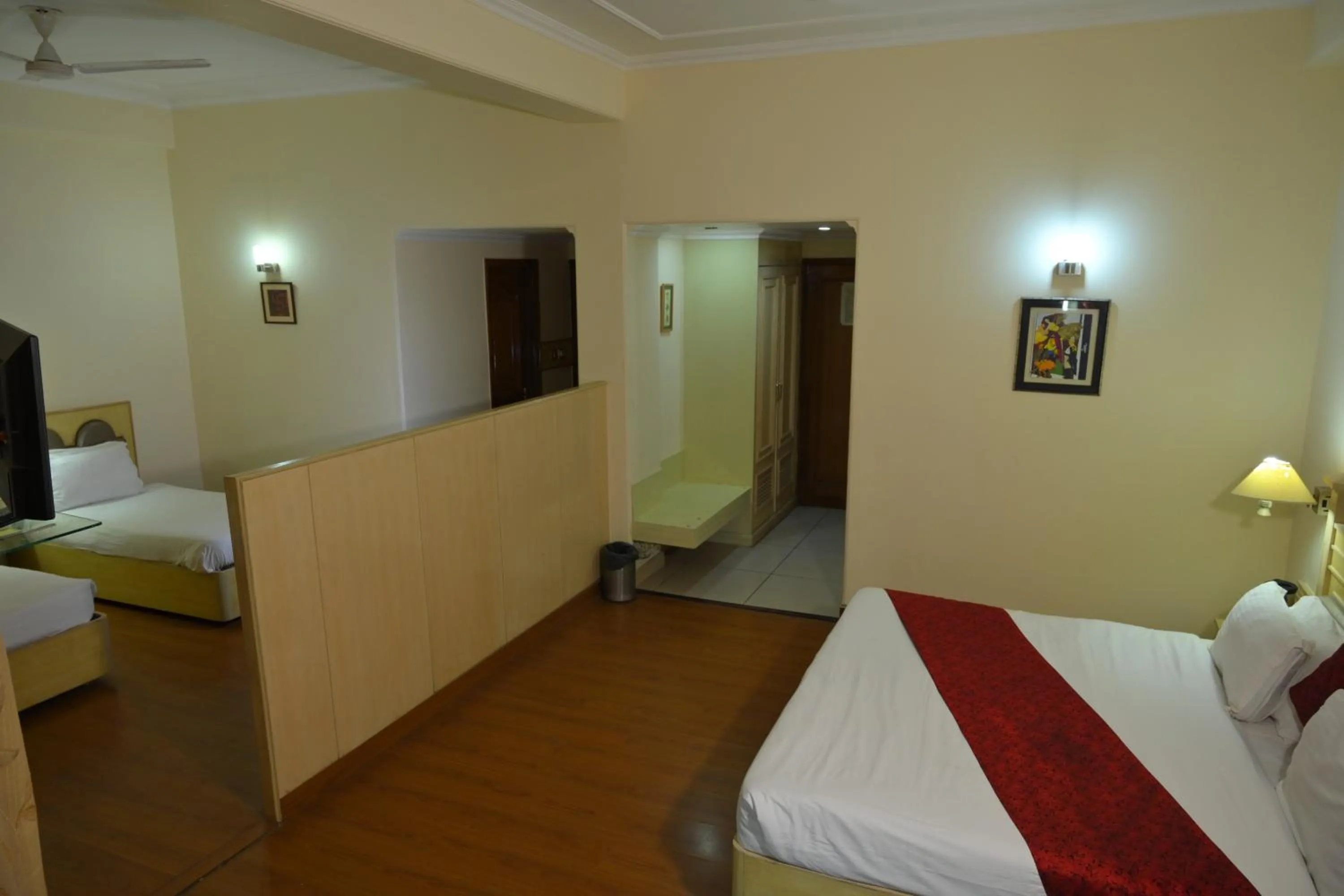 TV and multimedia, Bed in Hotel Devi Grand - Katra