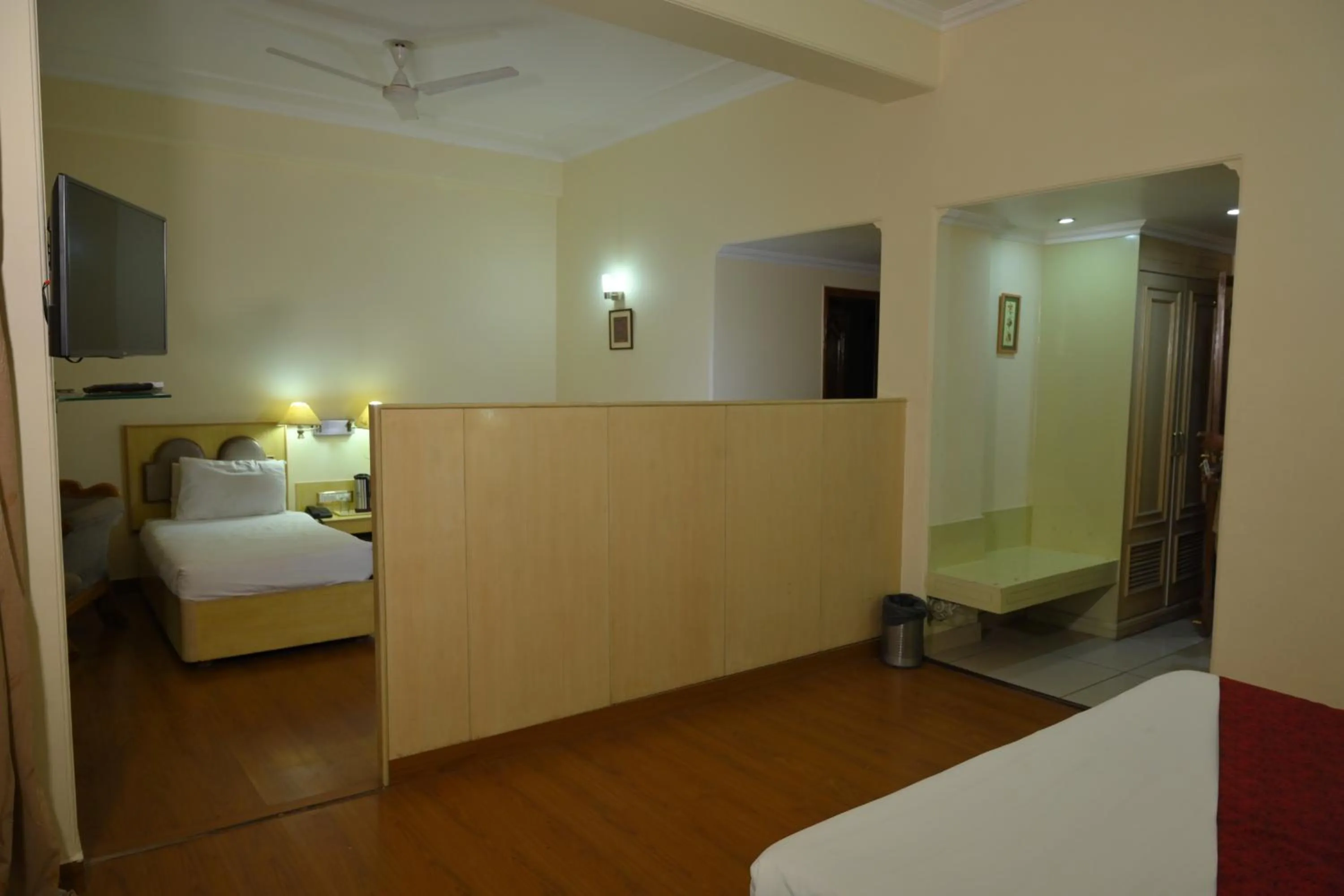 Photo of the whole room, Bed in Hotel Devi Grand - Katra