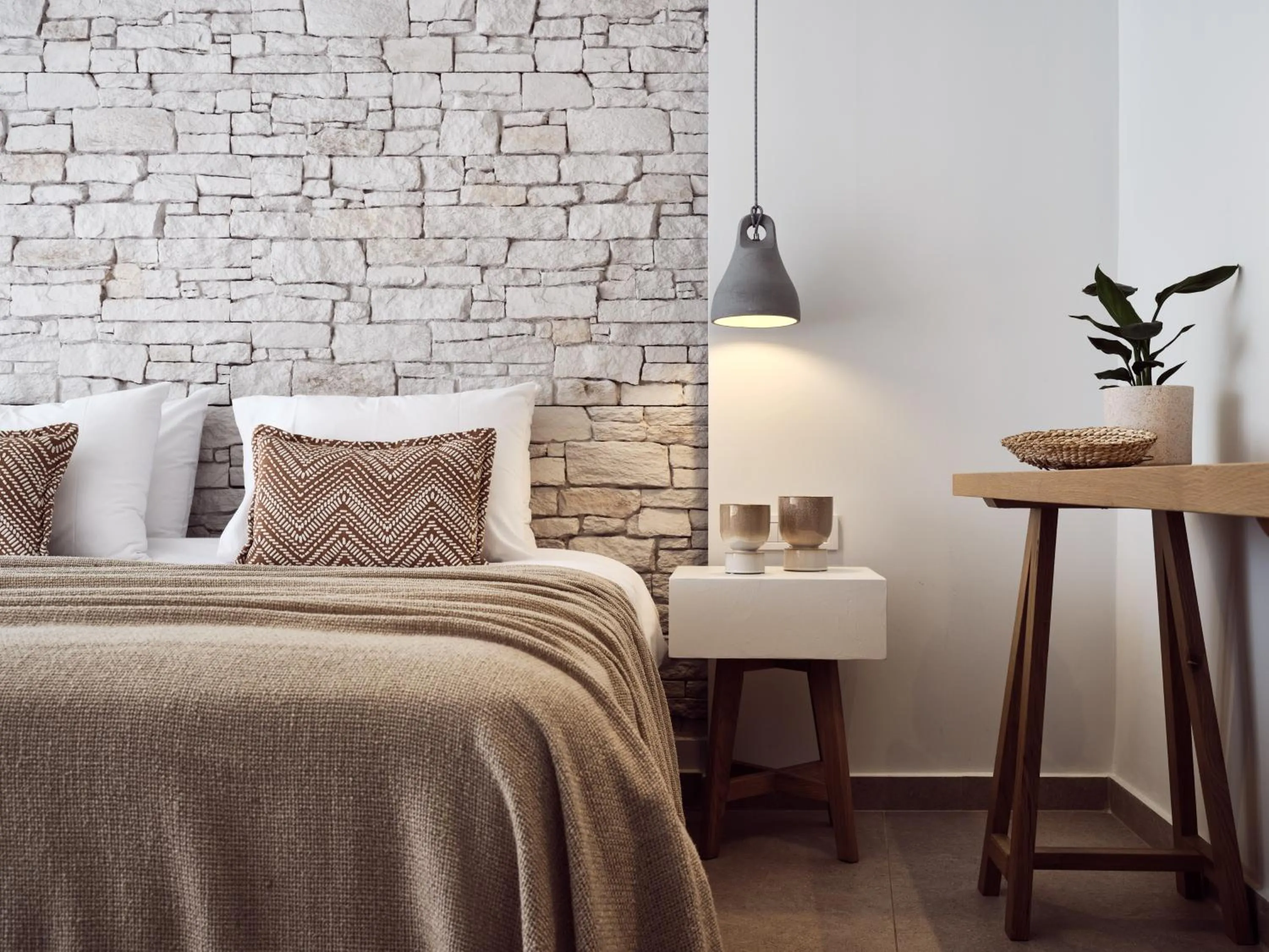 Bedroom, Bed in Windmill Bay Hotel