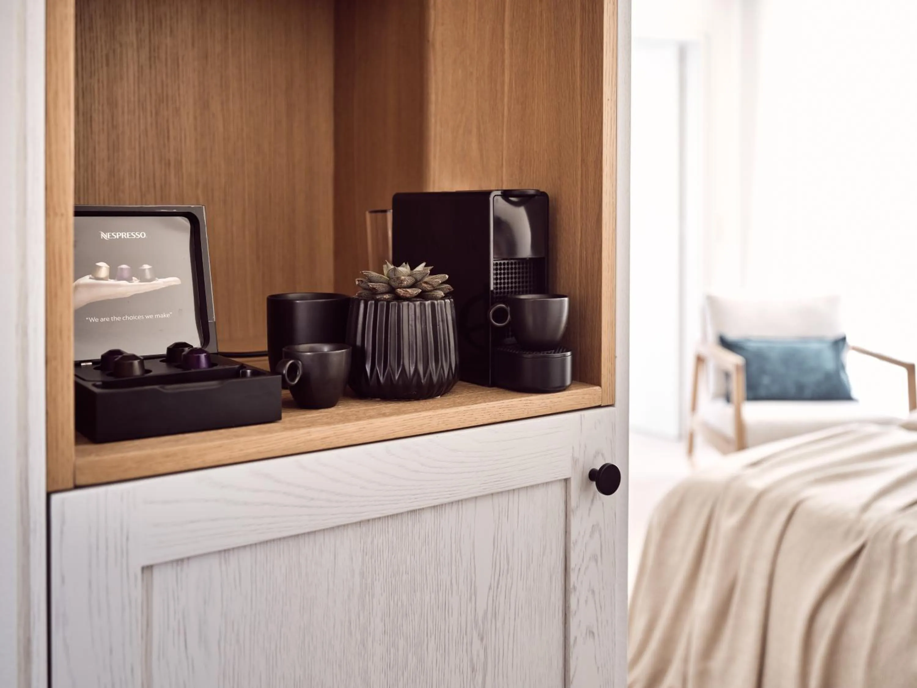 Coffee/tea facilities, Bed in Windmill Bay Hotel