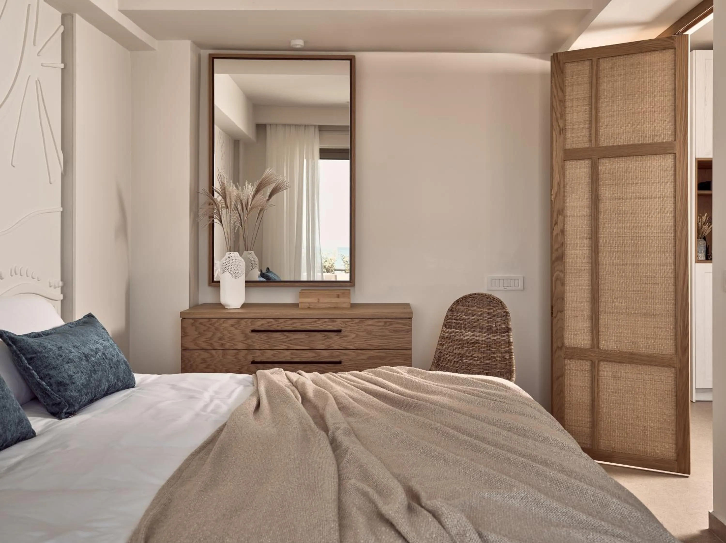 Bedroom, Bed in Windmill Bay Hotel