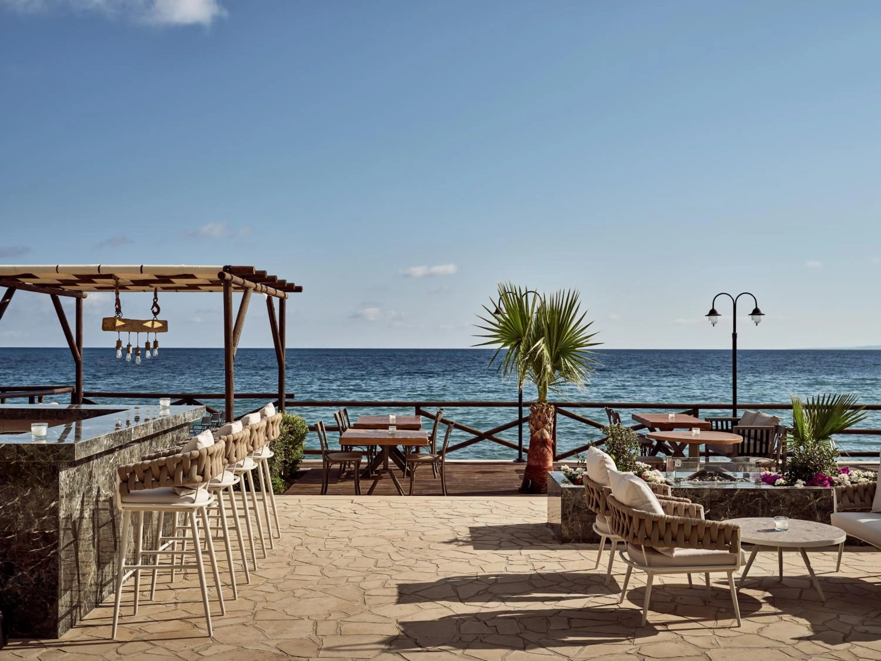 Restaurant/places to eat in Windmill Bay Hotel