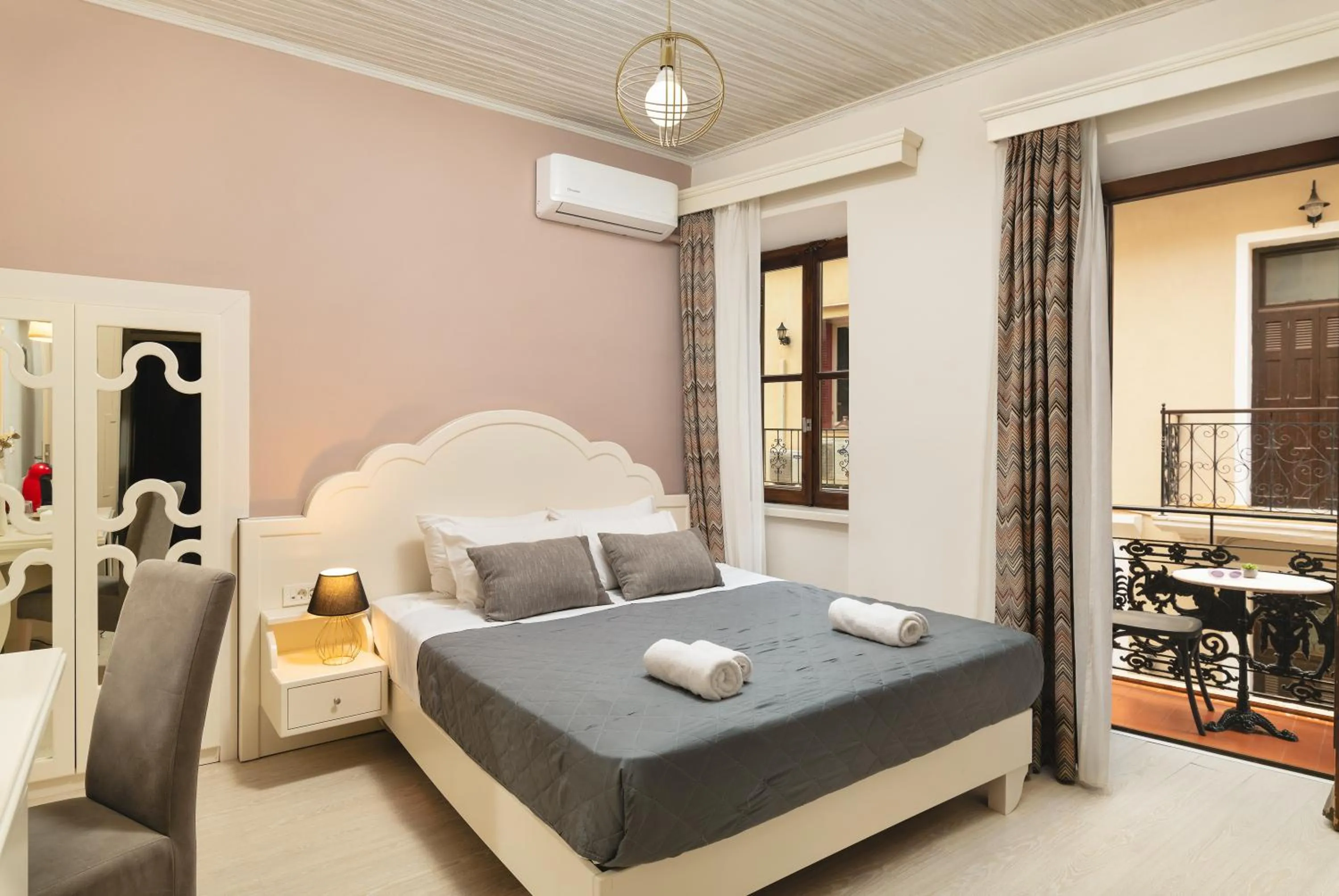 Bed in Elia Palazzo Hotel