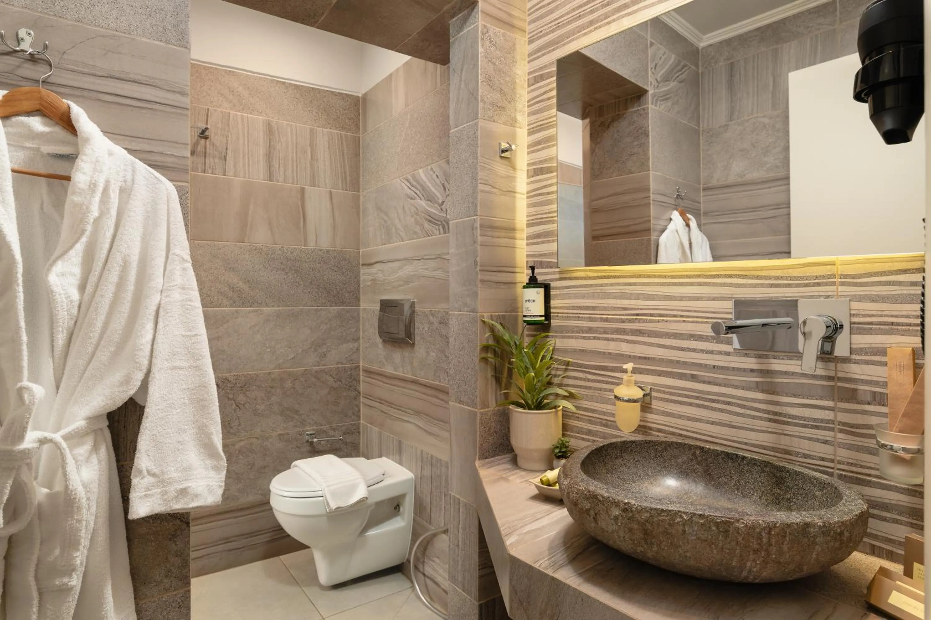 Shower in Elia Palazzo Hotel