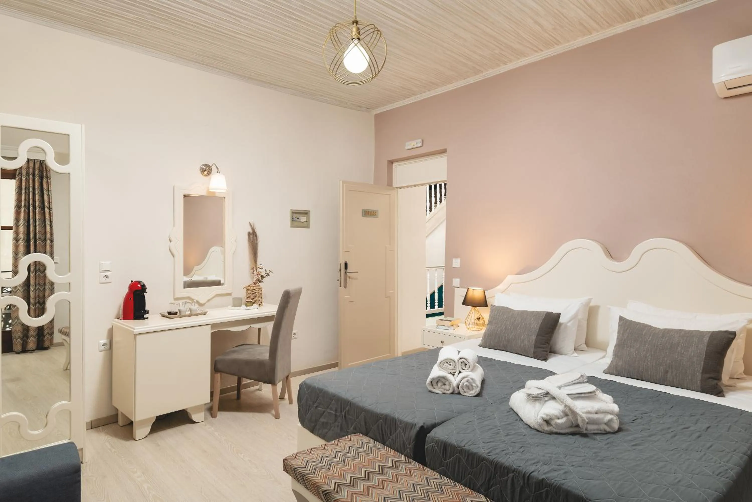 Bed in Elia Palazzo Hotel