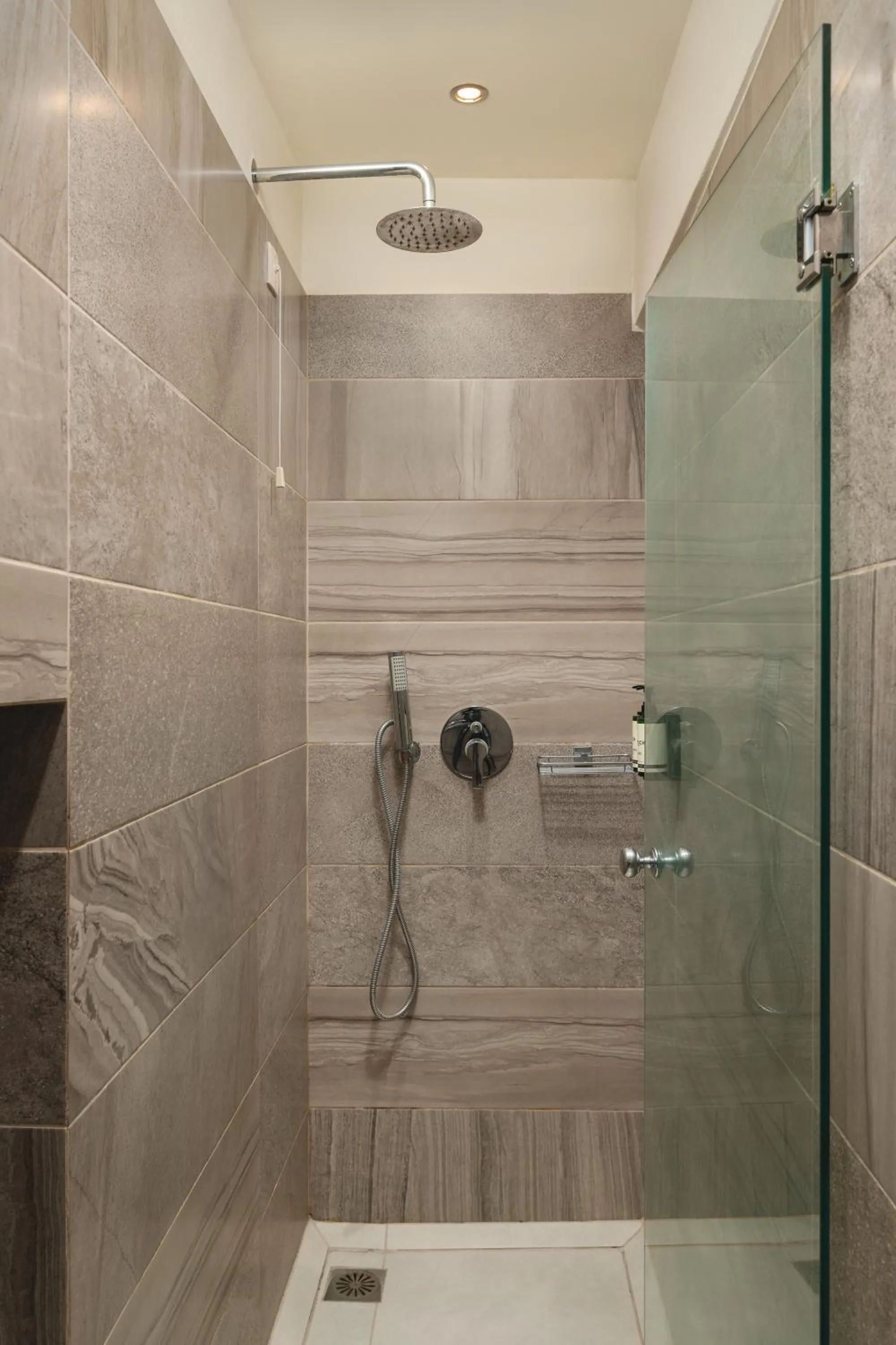 Shower in Elia Palazzo Hotel