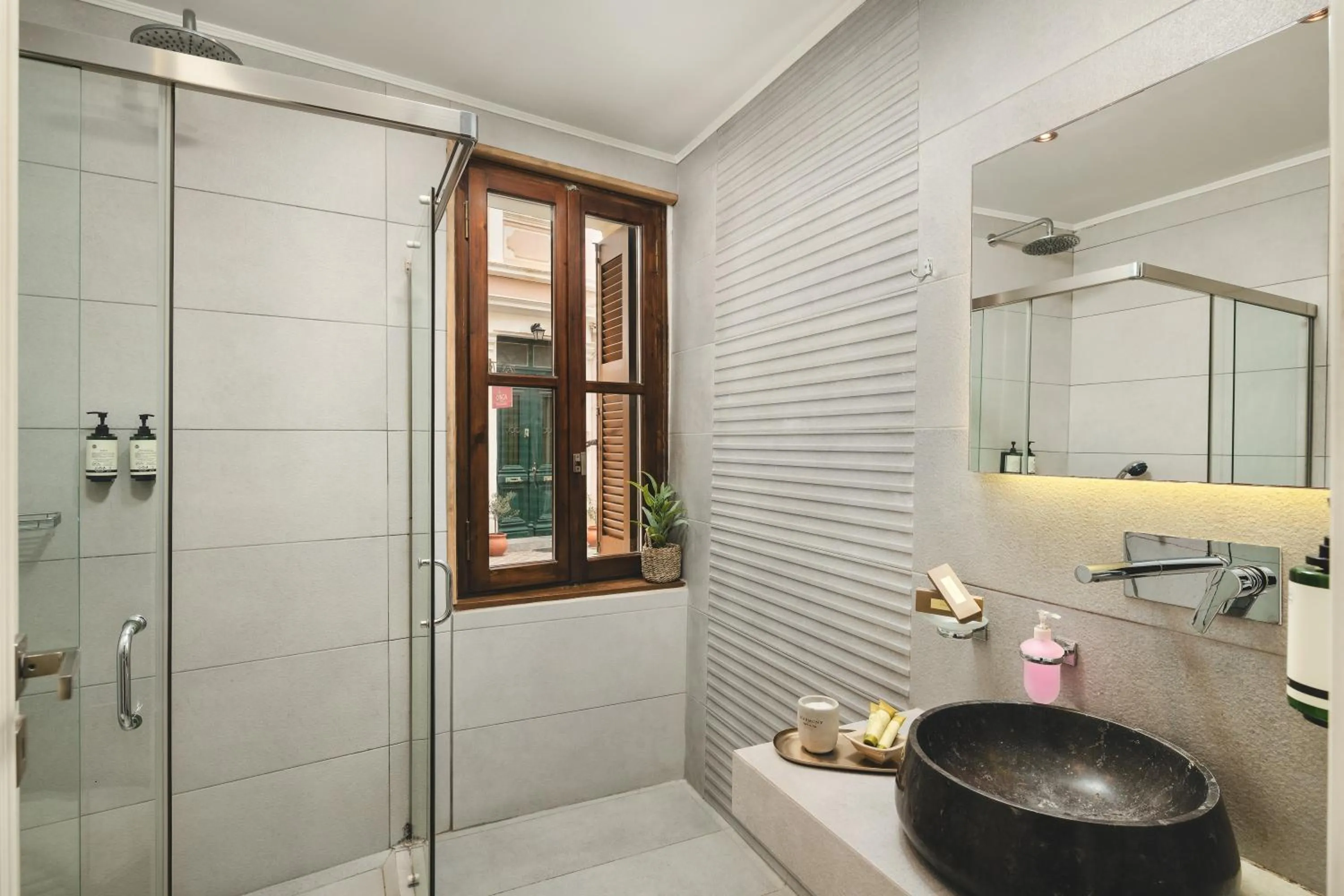 Shower in Elia Palazzo Hotel