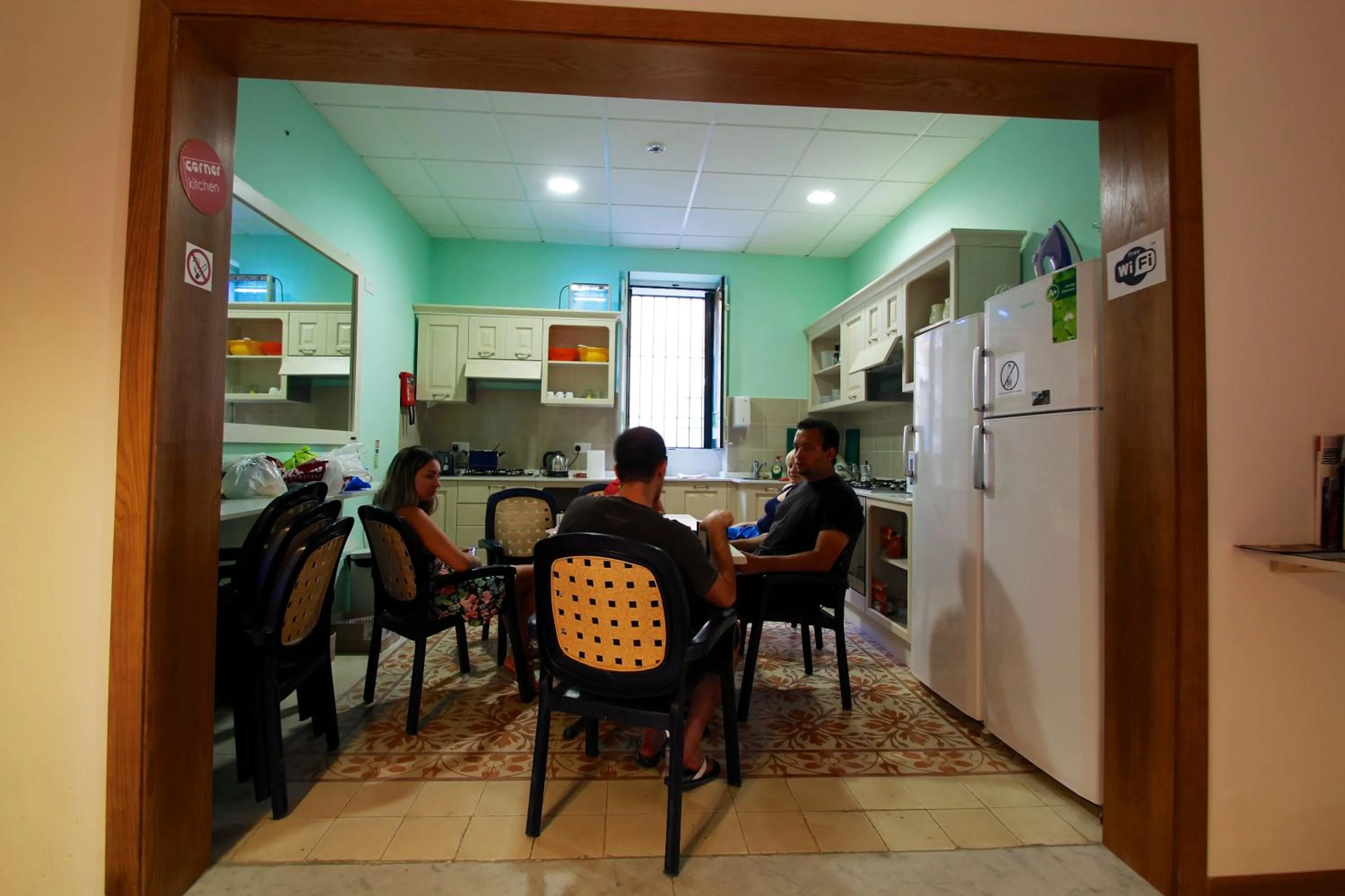 Restaurant/places to eat in Corner Hostel