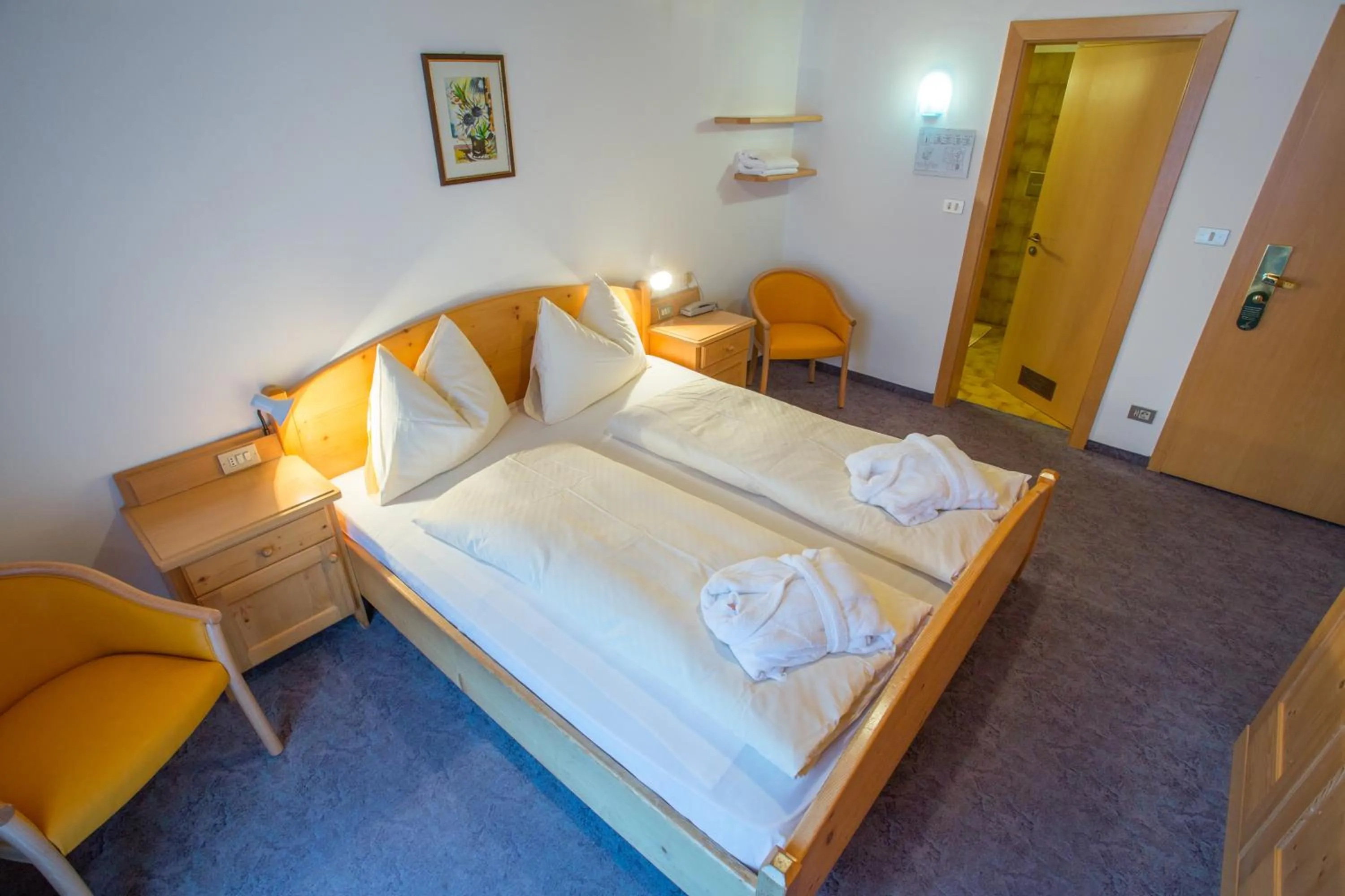 Photo of the whole room, Bed in Good Life Hotel Zirm