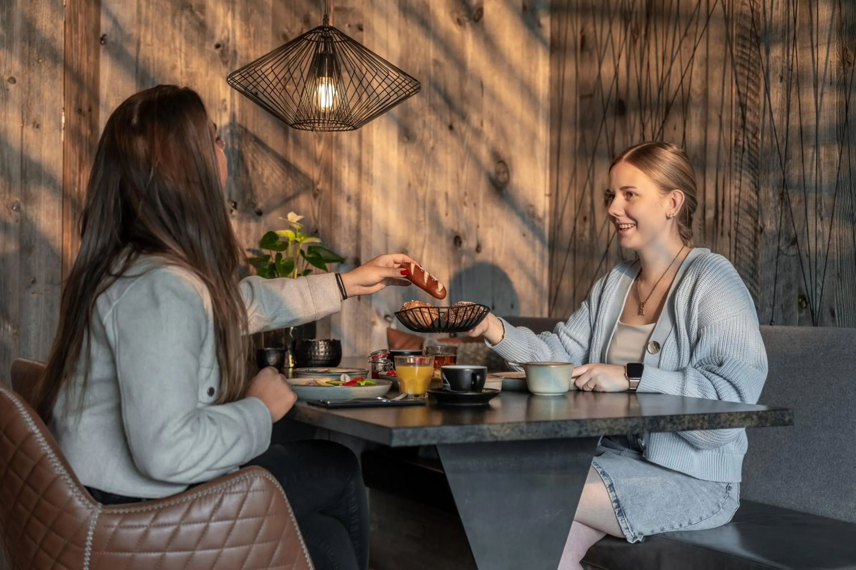 Dining area in Stockinggut by AvenidA