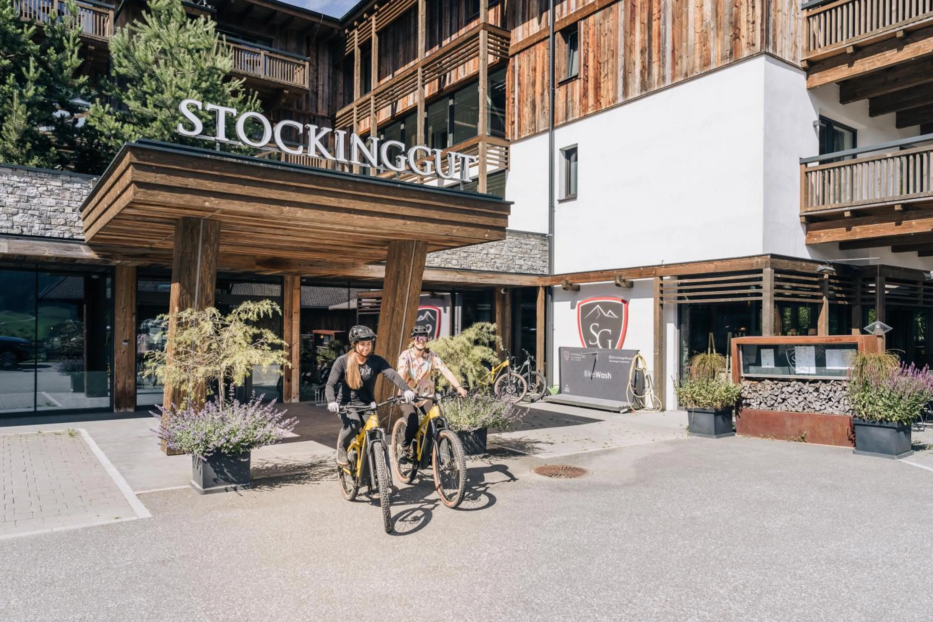 Property building in Stockinggut by AvenidA