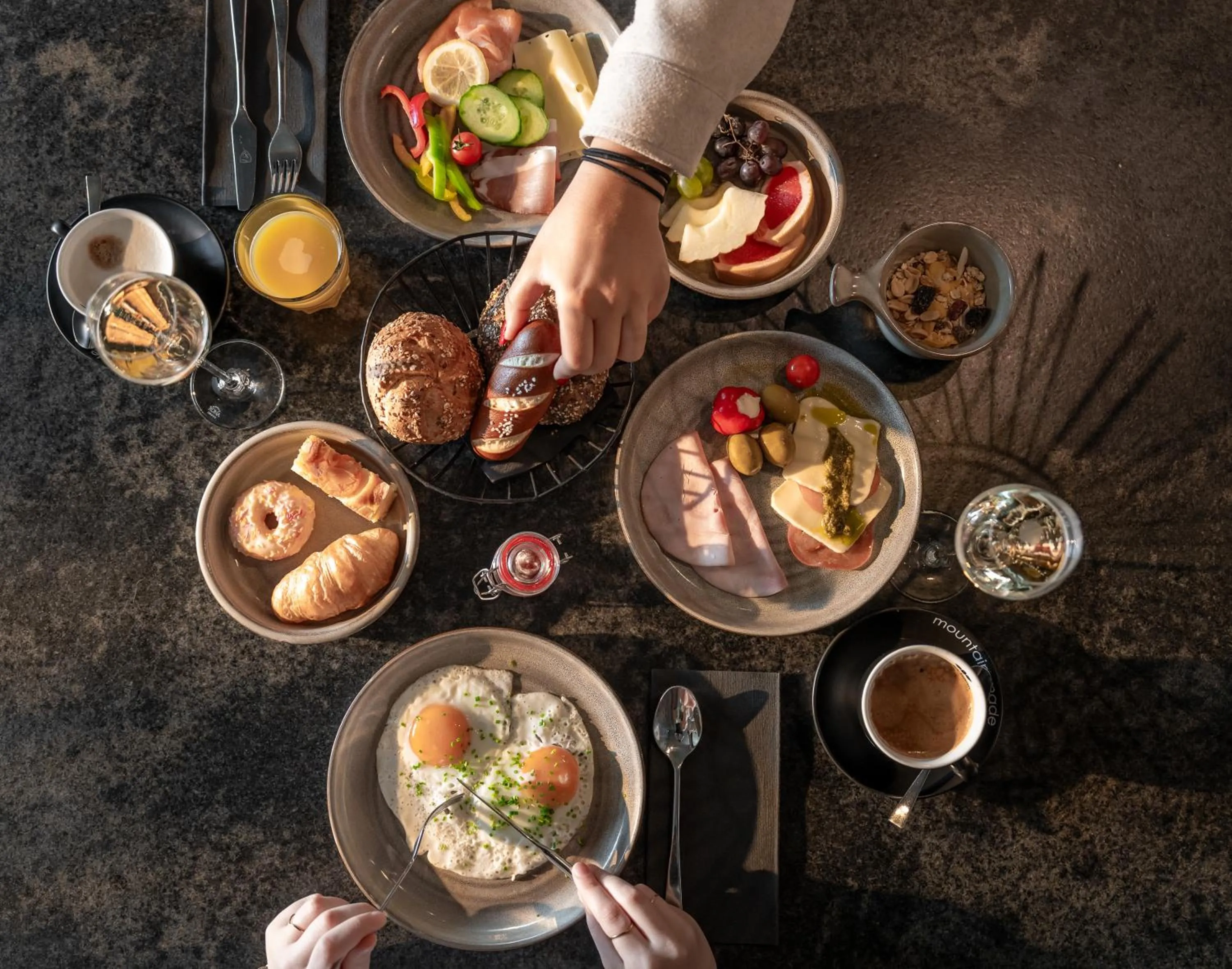 Breakfast in Stockinggut by AvenidA