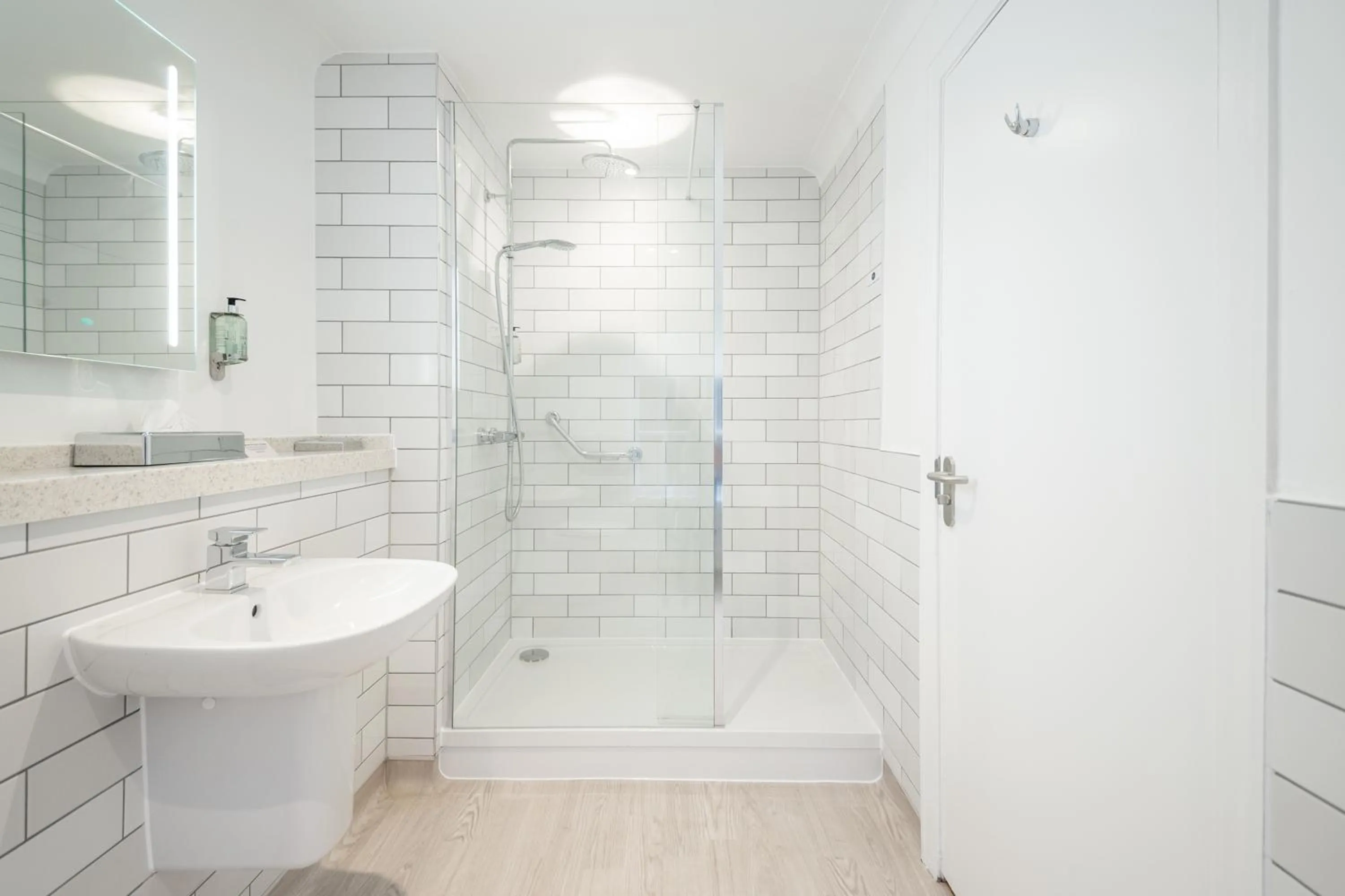 Shower in The Bears Head by Innkeeper's Collection