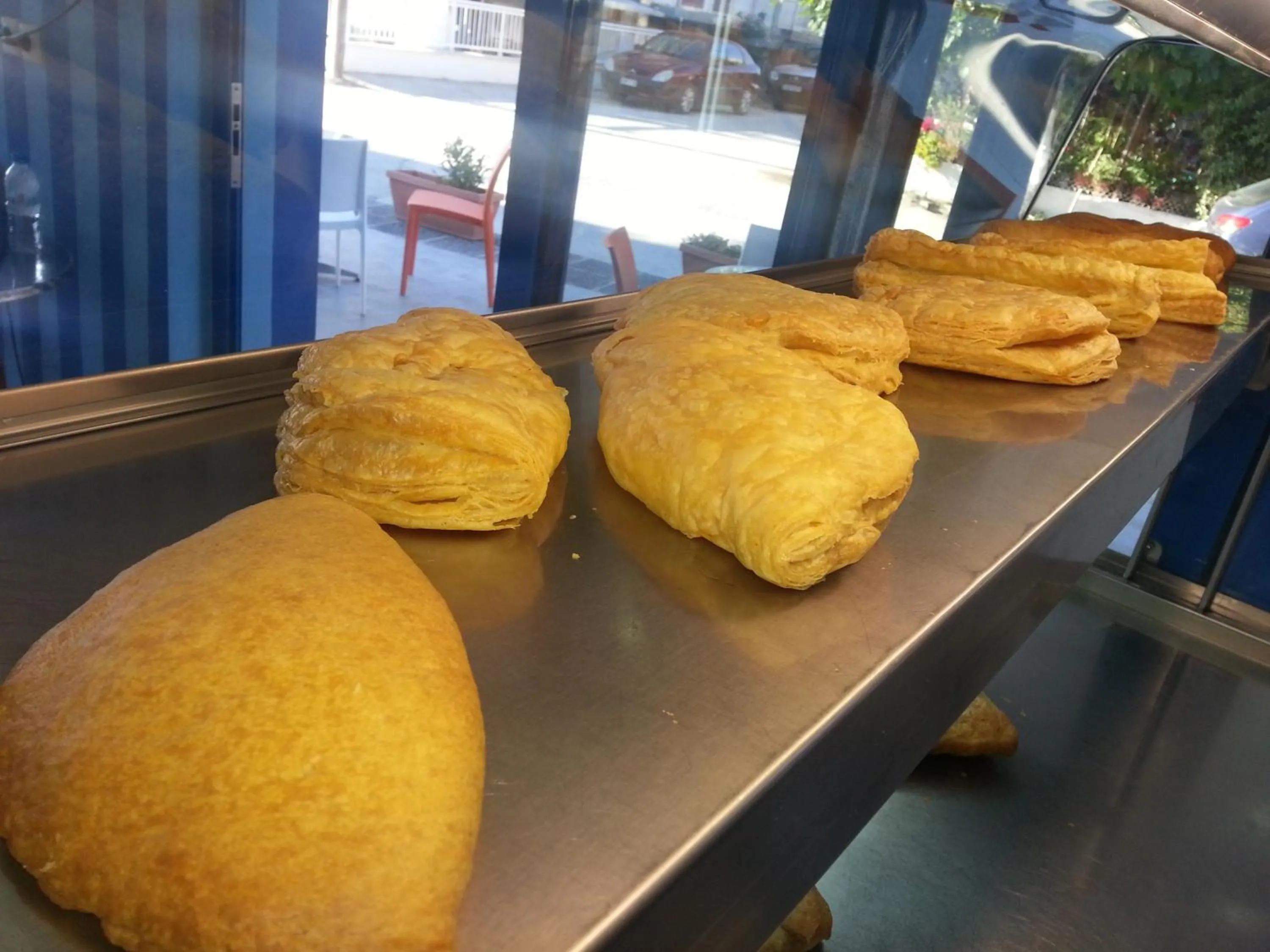 Restaurant/places to eat in The Blue Beach Apartments