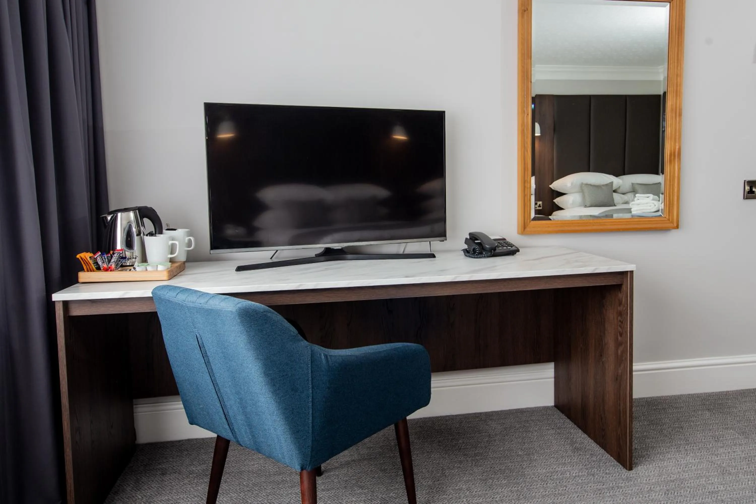 TV and multimedia, TV/Entertainment Center in Bredbury Hall Hotel