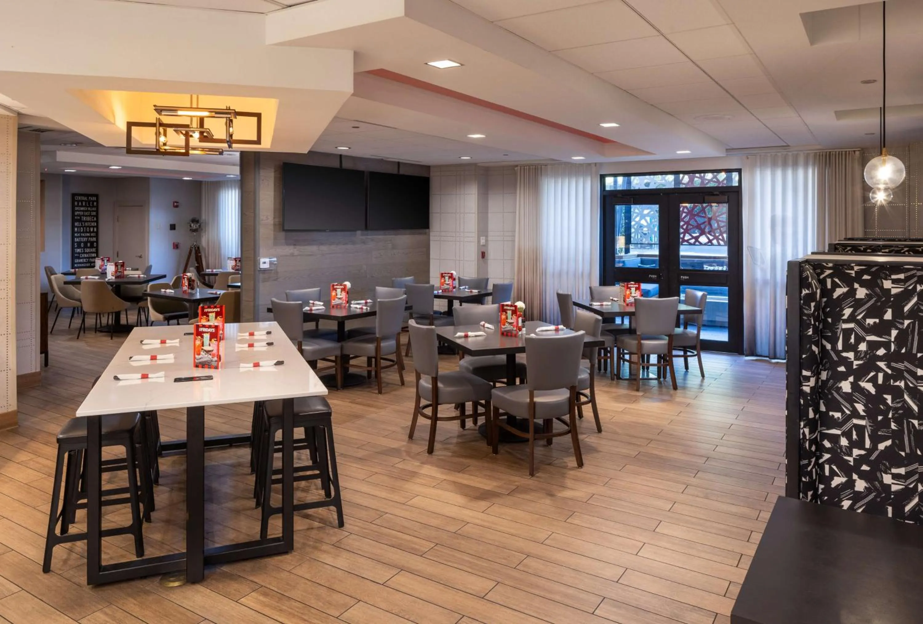 Restaurant/places to eat in Hilton Garden Inn Los Angeles / Hollywood