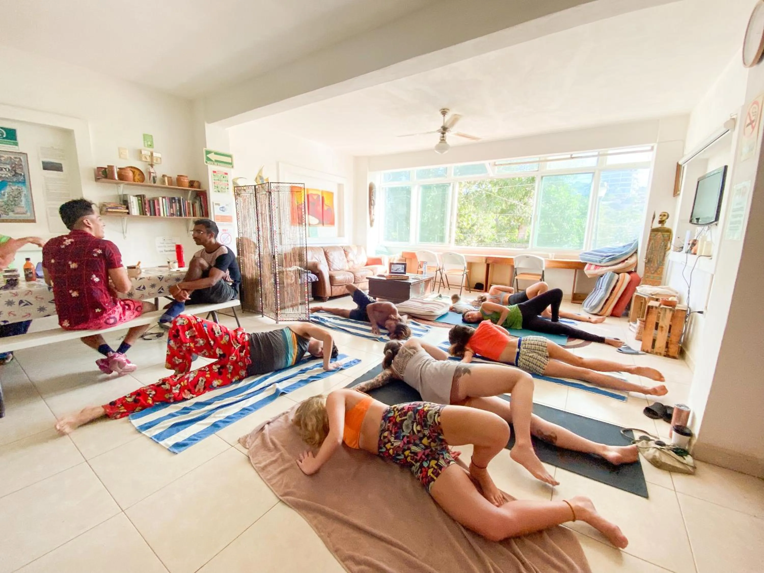 Living room in ITH Sayulita Amazing Surf Hostel