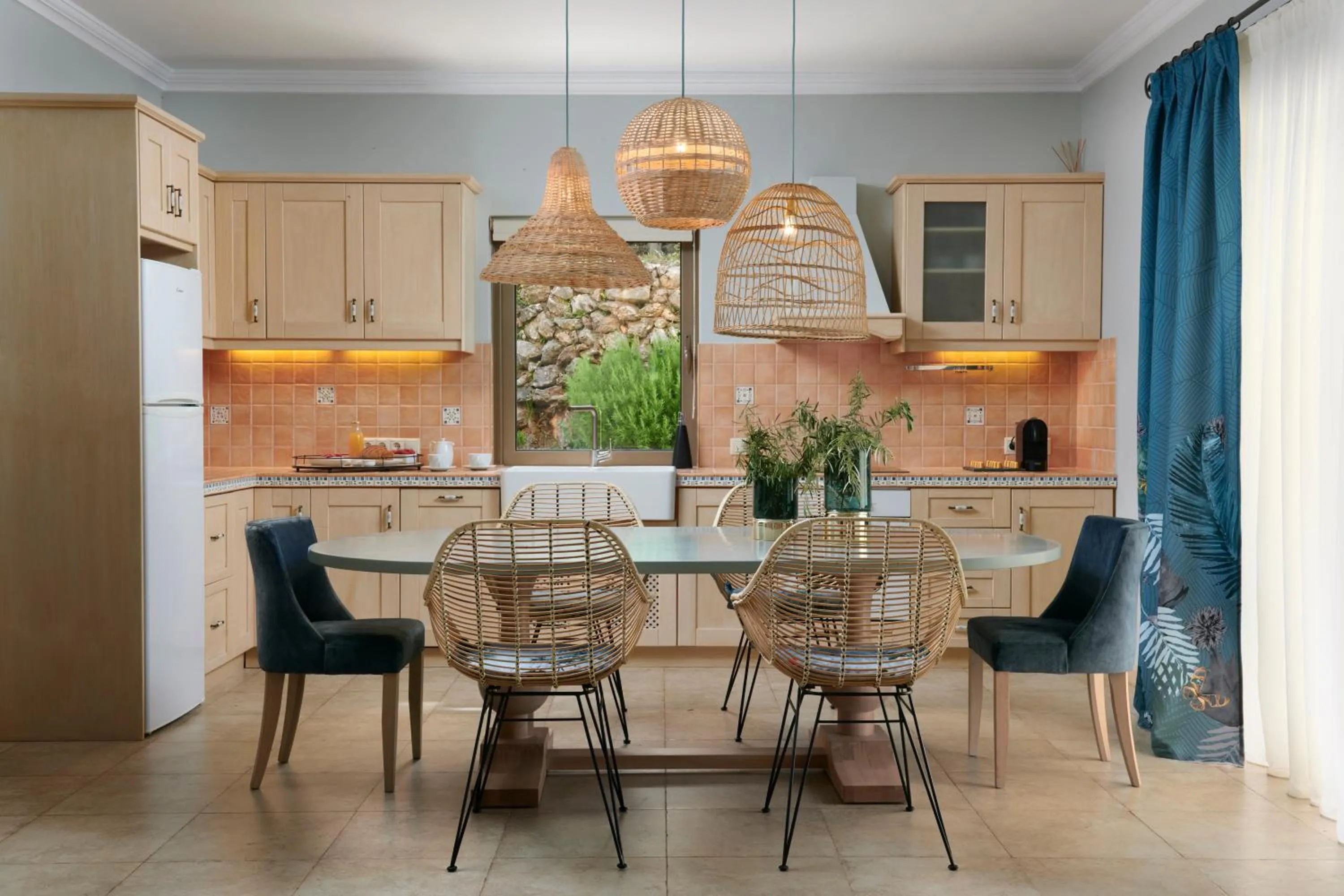 Kitchen or kitchenette in Artblue Villas