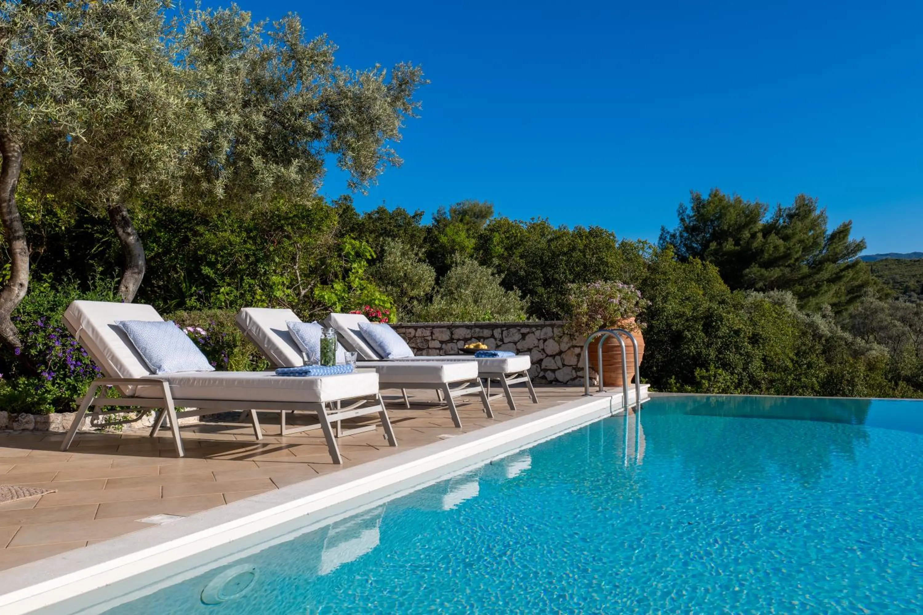 Swimming pool in Artblue Villas