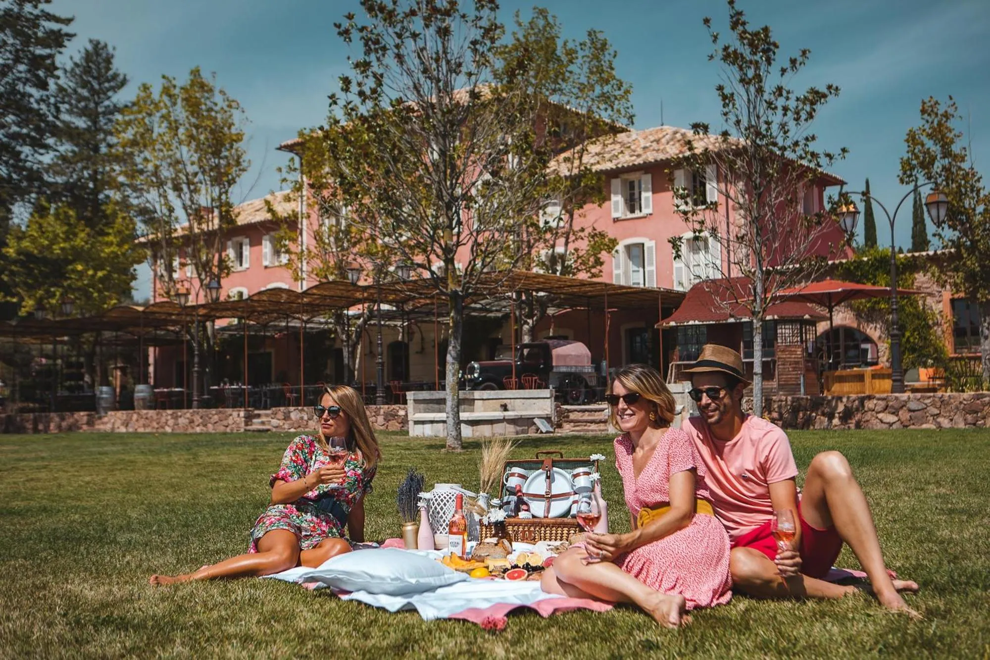 People in Château Saint Roux Le Luc-Le Cannet des Maures