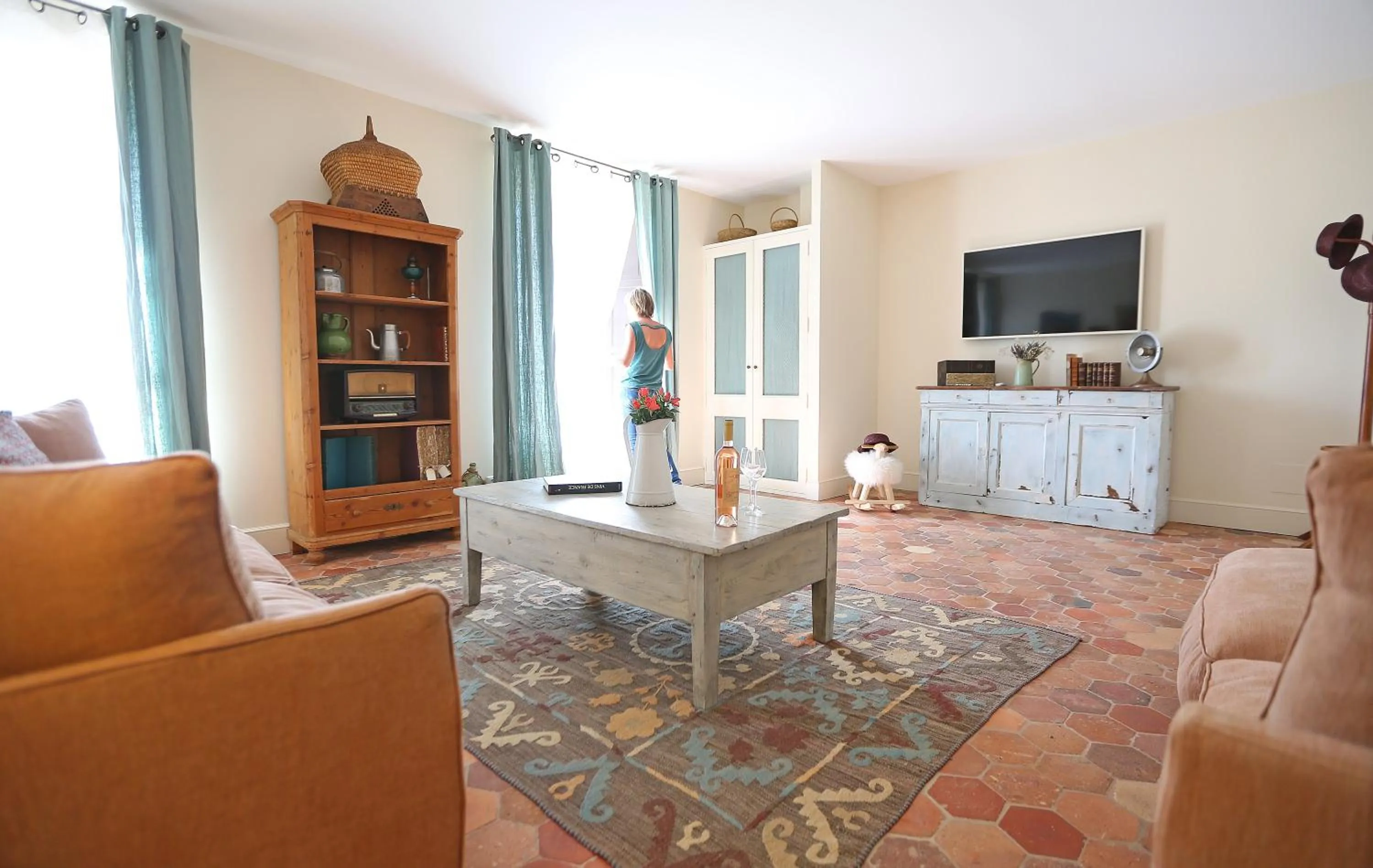 Photo of the whole room in Château Saint Roux Le Luc-Le Cannet des Maures