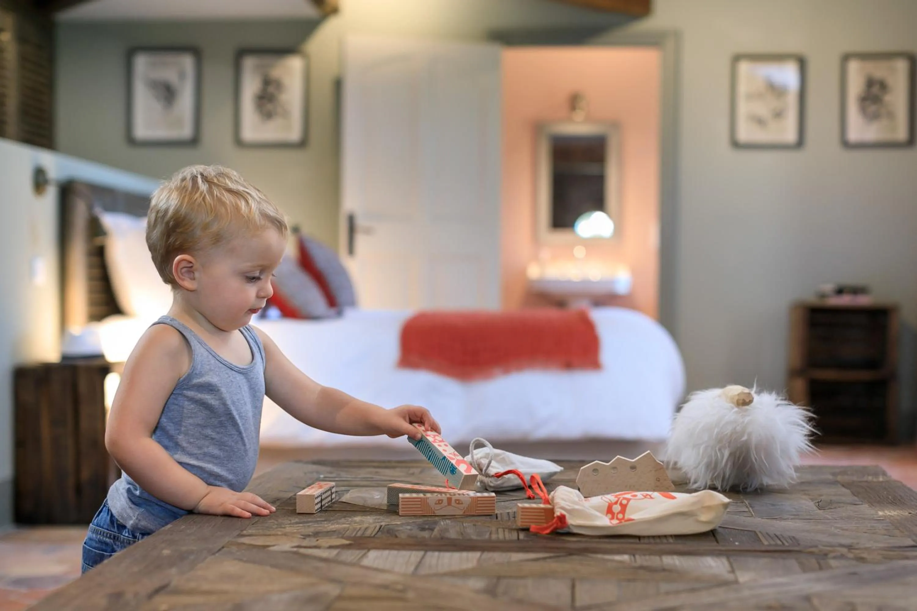 Bed in Château Saint Roux Le Luc-Le Cannet des Maures