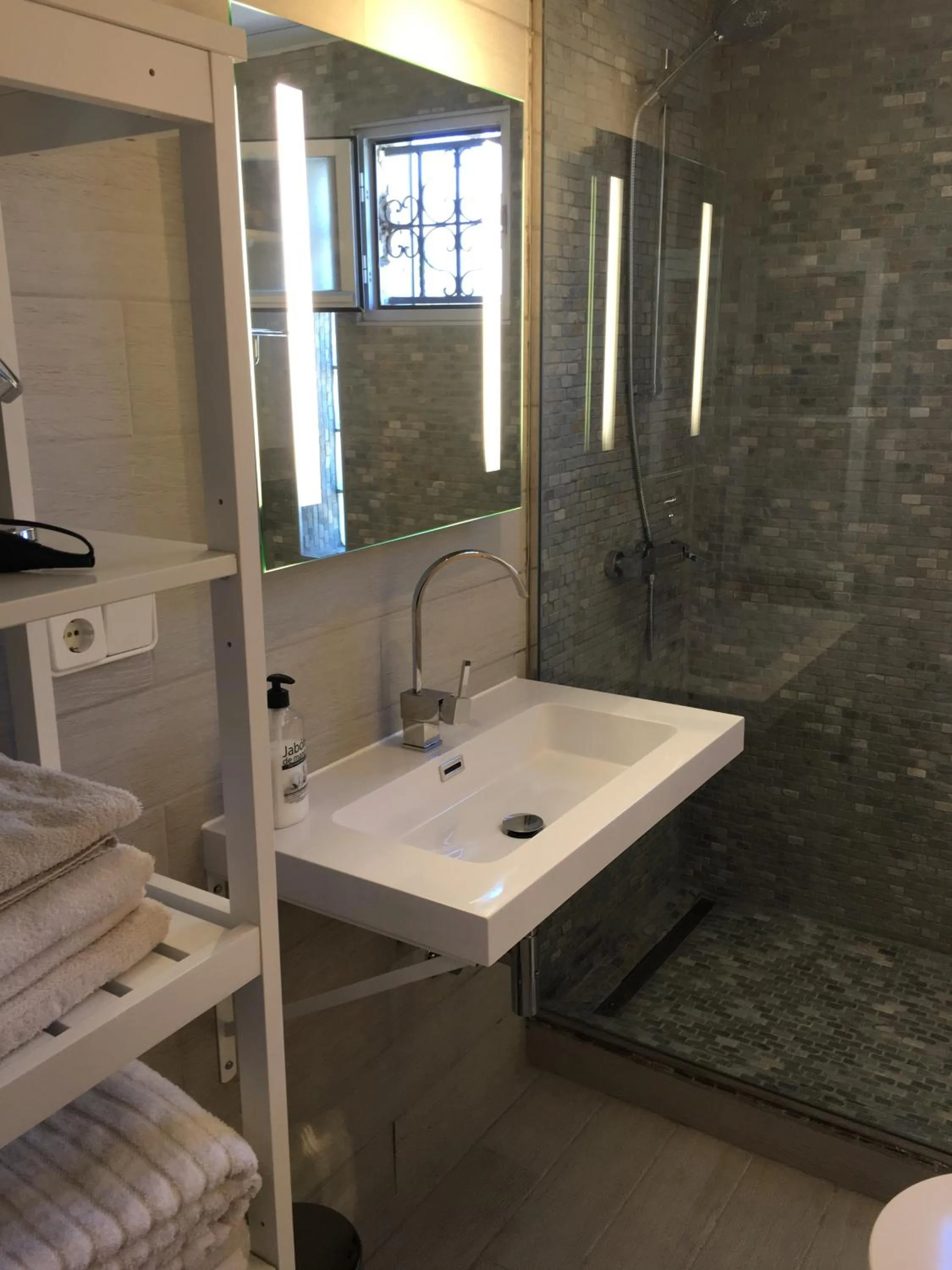 Bathroom in elparaiso-altea Apartment "Sylvia" ADULTS ONLY Bed & Borrel