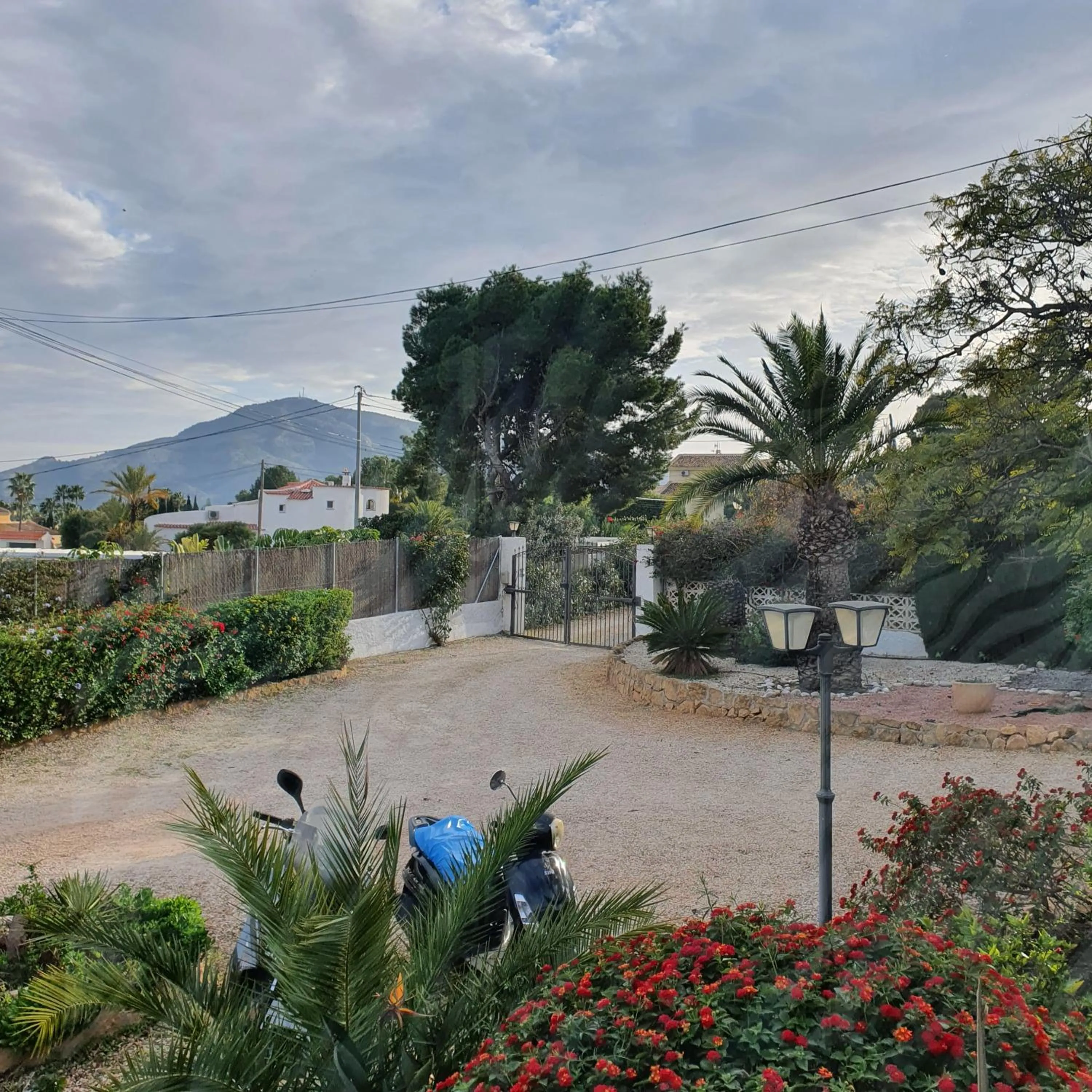 Parking in elparaiso-altea Apartment "Sylvia" ADULTS ONLY Bed & Borrel