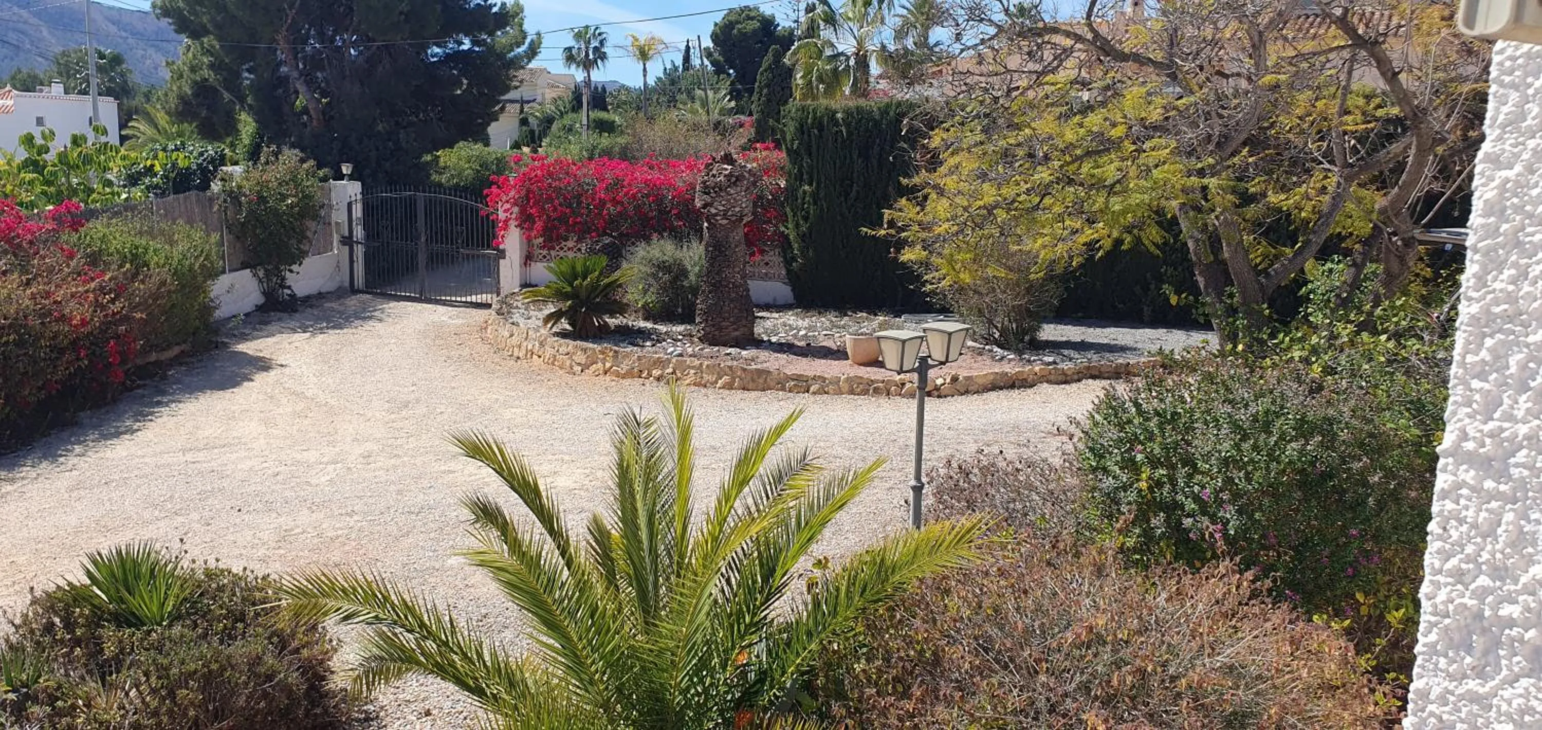 Parking in elparaiso-altea Apartment "Sylvia" ADULTS ONLY Bed & Borrel