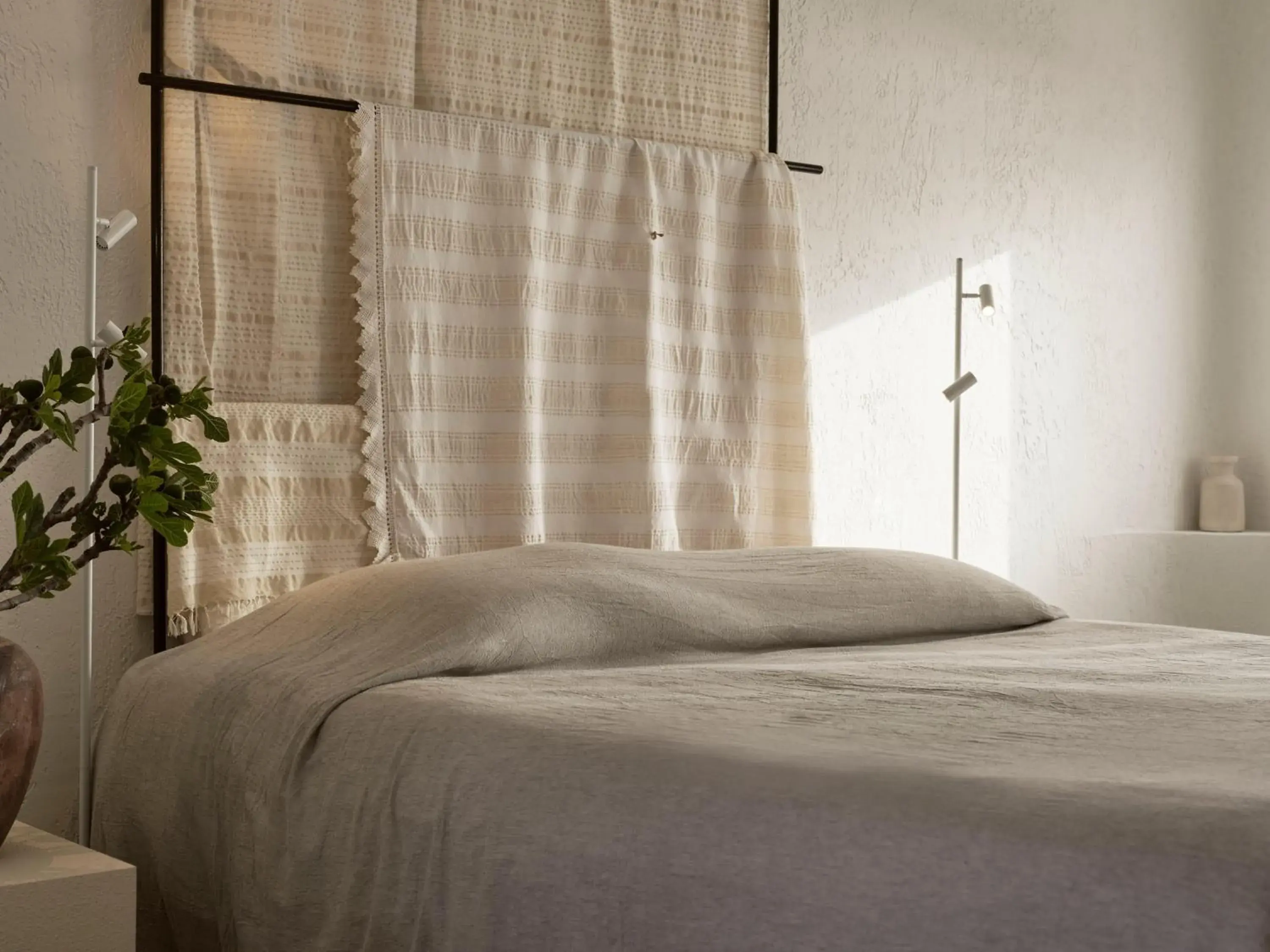Junior Honeymoon Sunset & Sea View Suite with Outdoor Hot Tub in Boheme Mykonos Town - Small Luxury Hotels of the World Junior Honeymoon Sunset & Sea View Suite with Outdoor Hot Tub in Boheme Mykonos Town - Small Luxury Hotels of the World