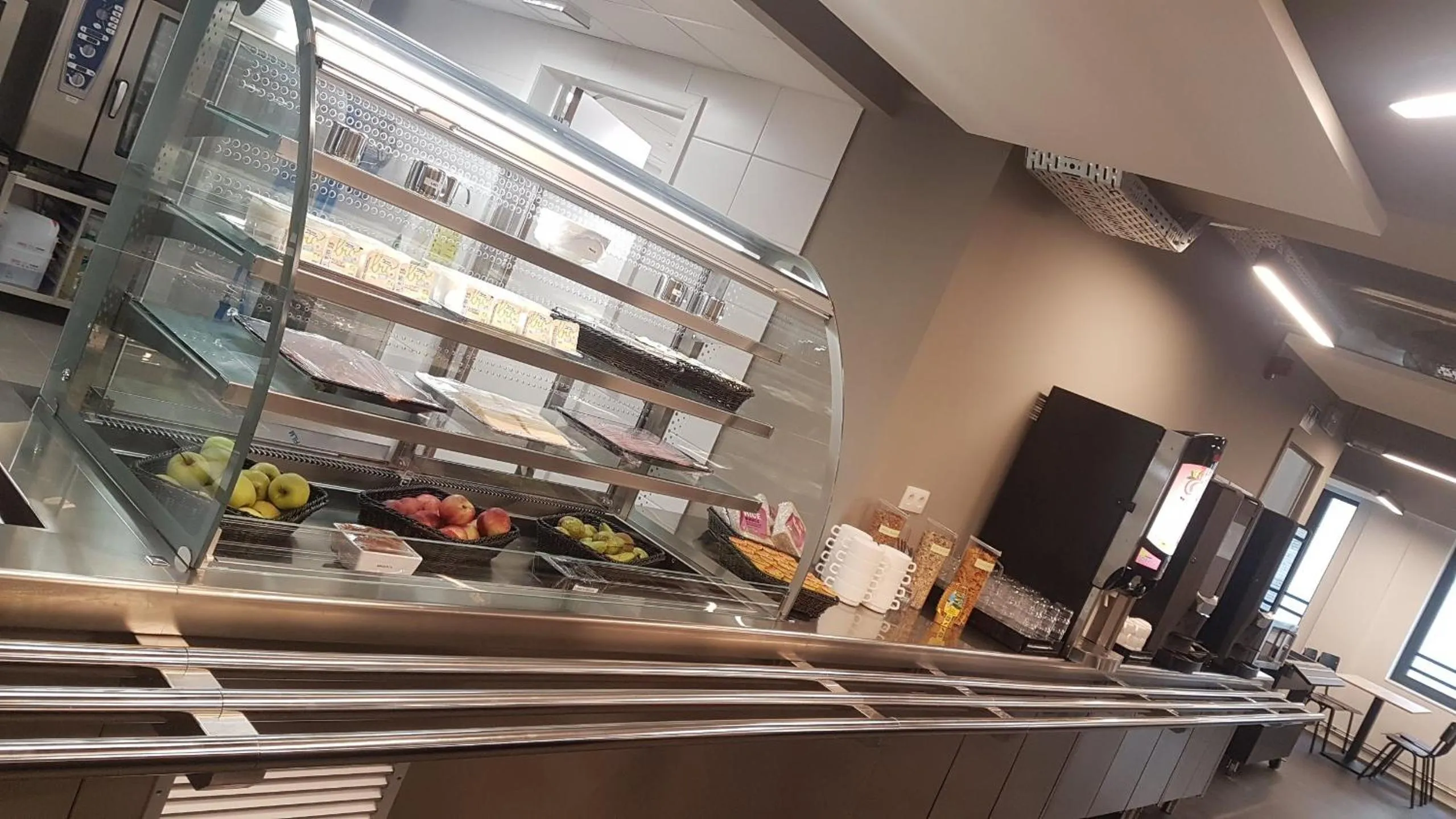 Breakfast in Auberge Jeunesse Charleroi Youth Hostel