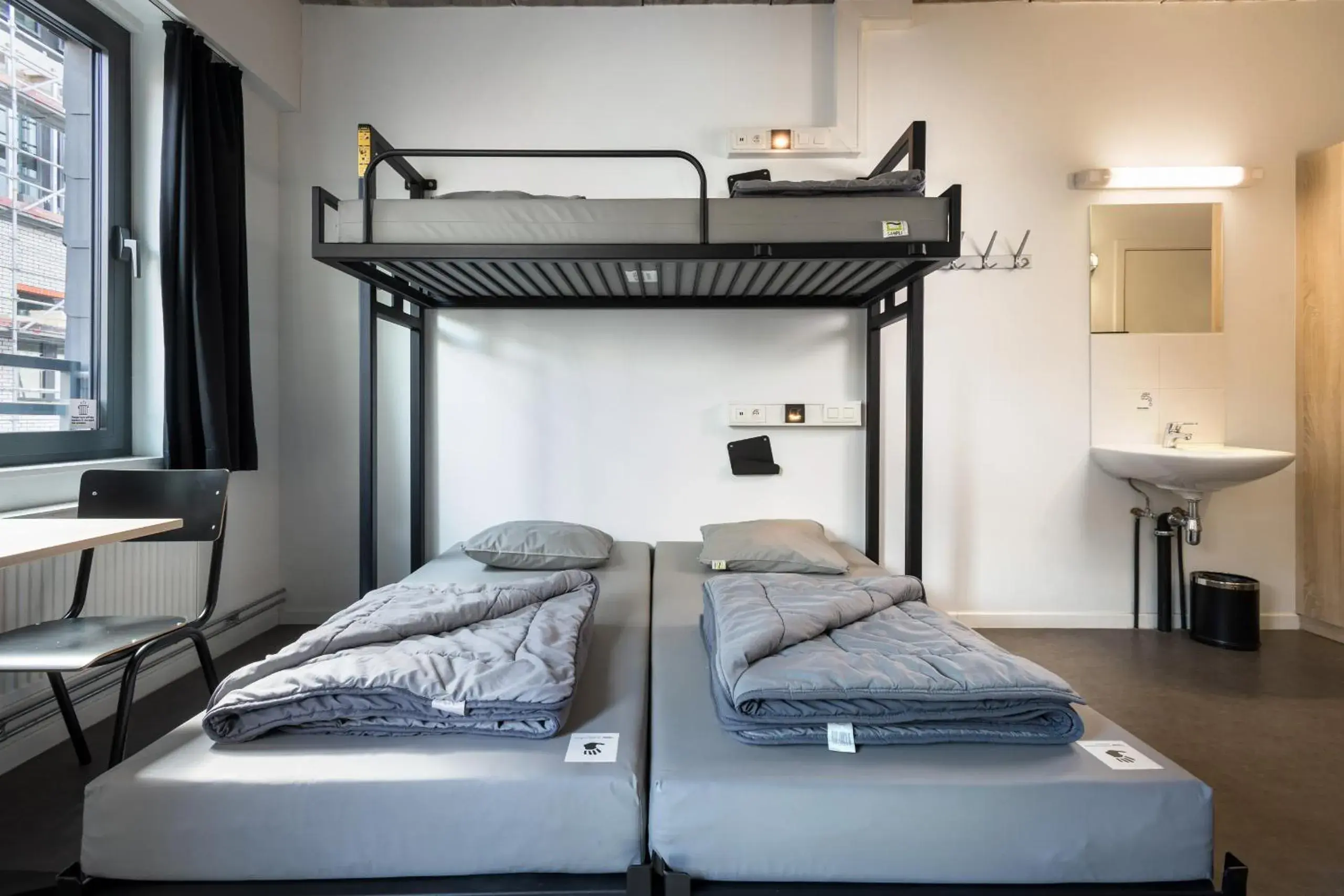 Twin Room in HI HOSTEL CHARLEROI Brussels South Airport Twin Room in HI HOSTEL CHARLEROI Brussels South Airport