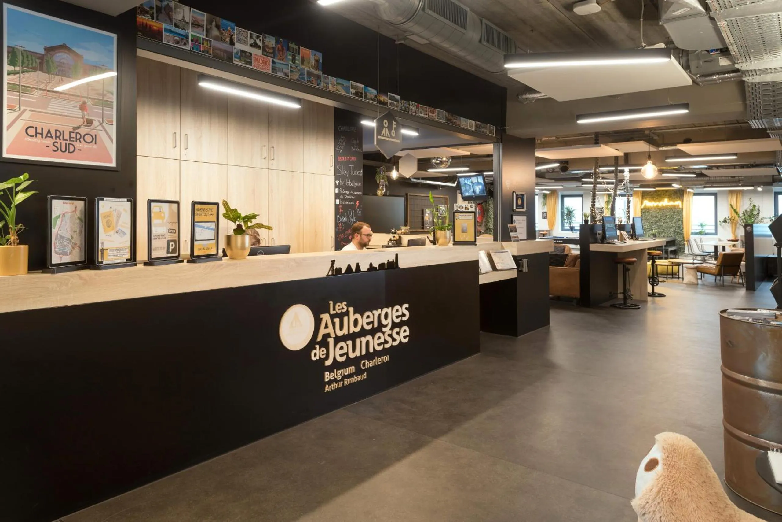 Lobby or reception in Auberge Jeunesse Charleroi Youth Hostel