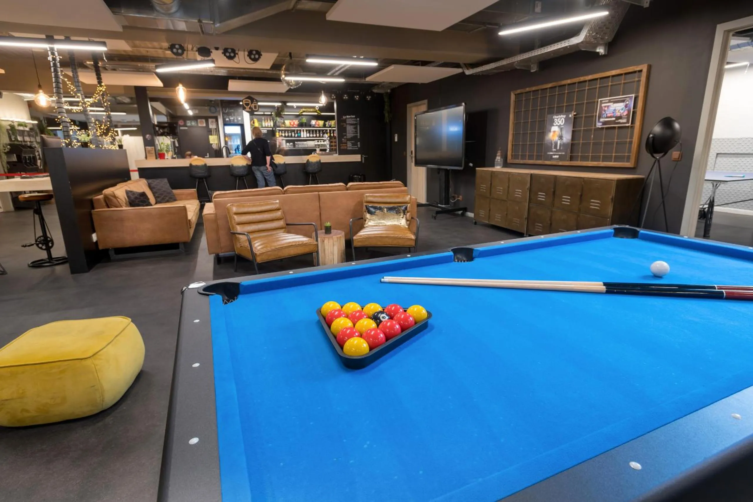 Pool view in Auberge Jeunesse Charleroi Youth Hostel