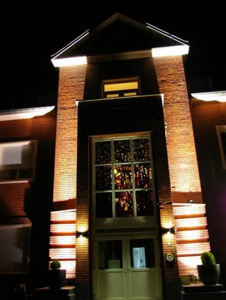 Facade/entrance in Hôtel la Régie