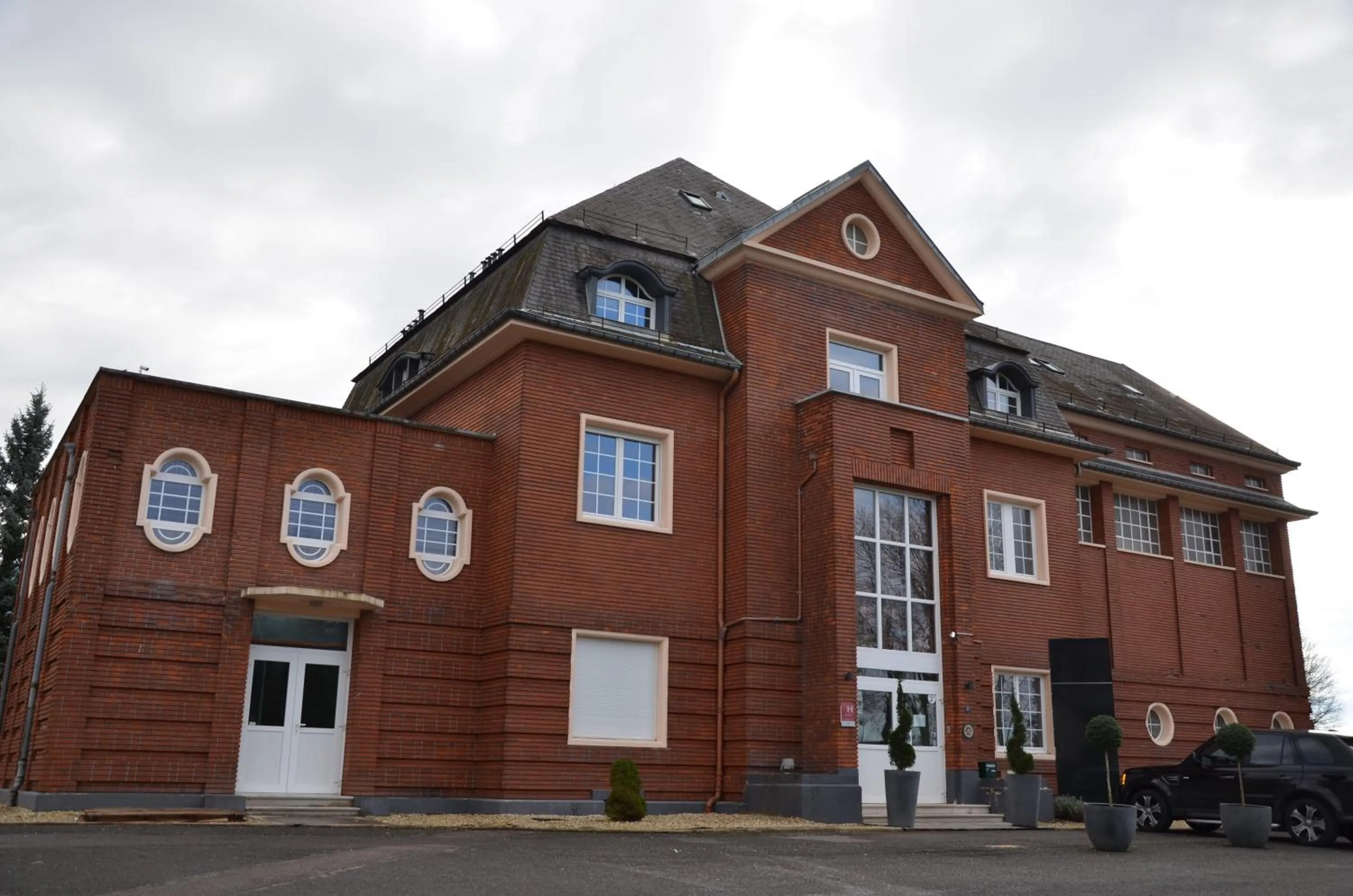 Property building in Hôtel la Régie