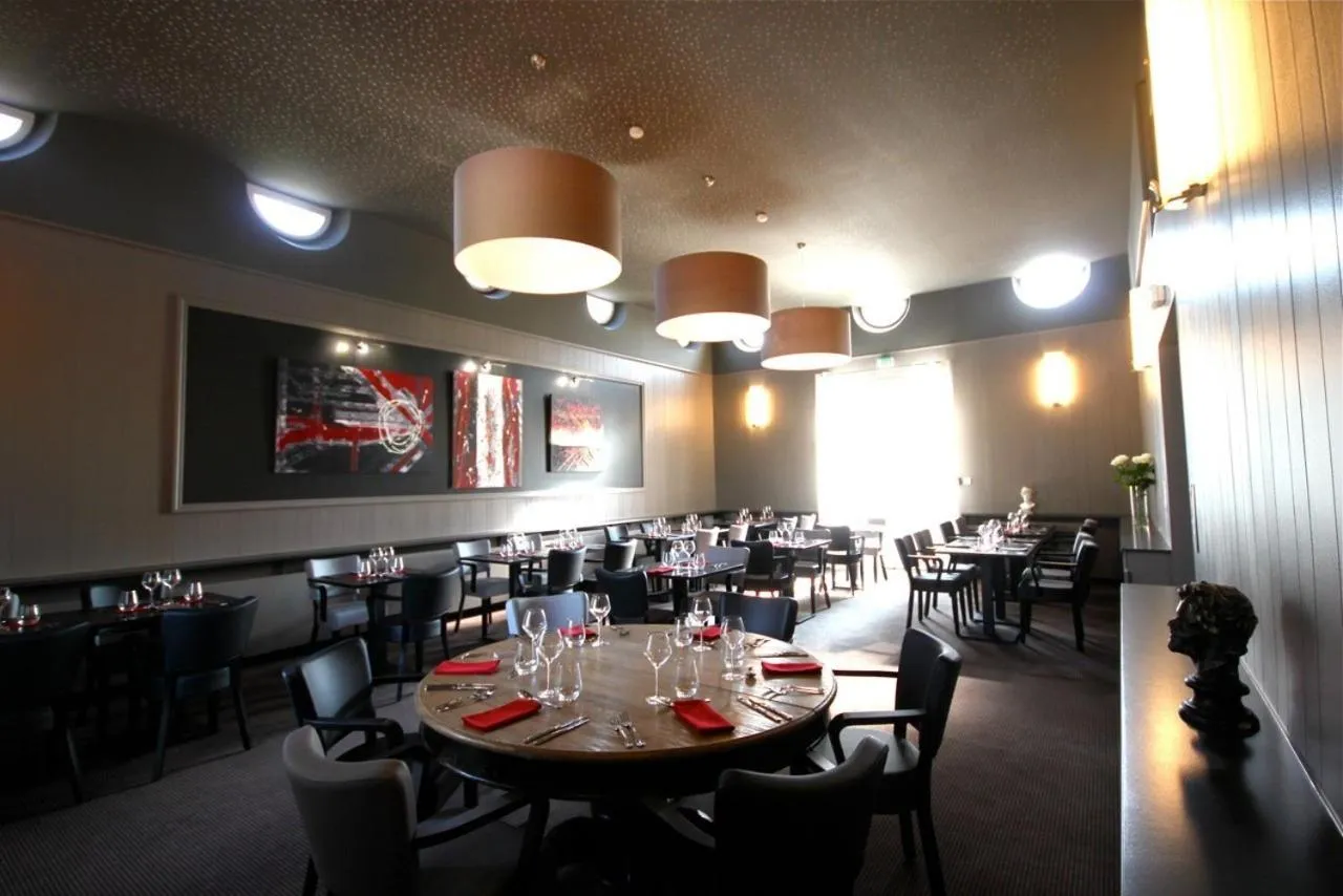 Restaurant/places to eat in Hôtel la Régie