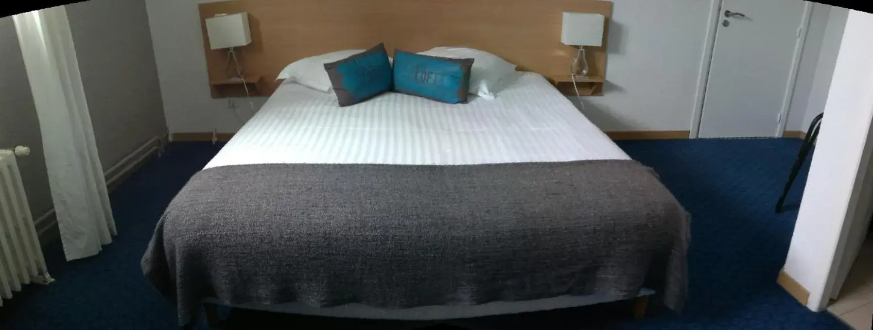 Double Room in Hôtel la Régie Double Room in Hôtel la Régie