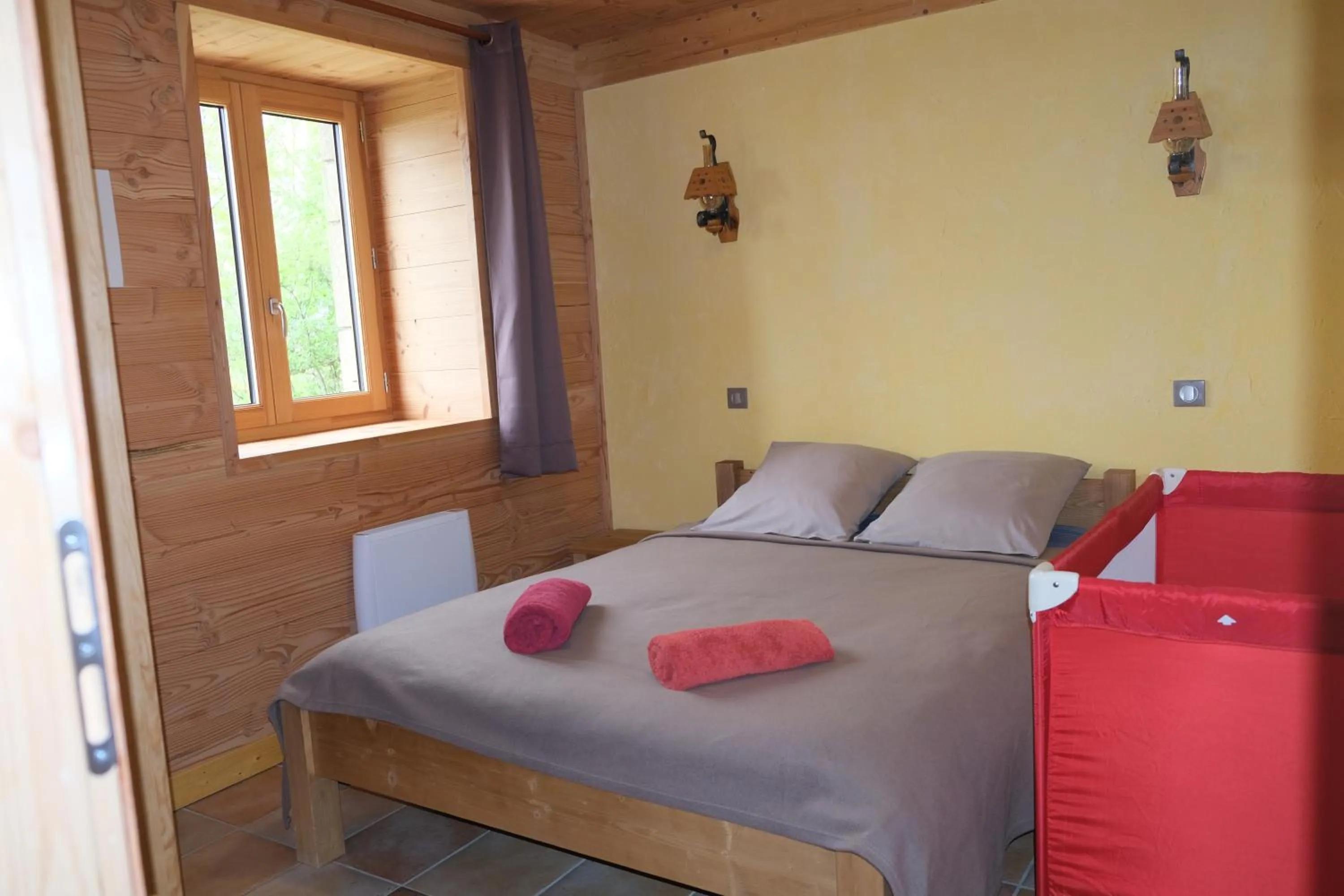 Photo of the whole room, Bed in le Corral chambre d'hôte