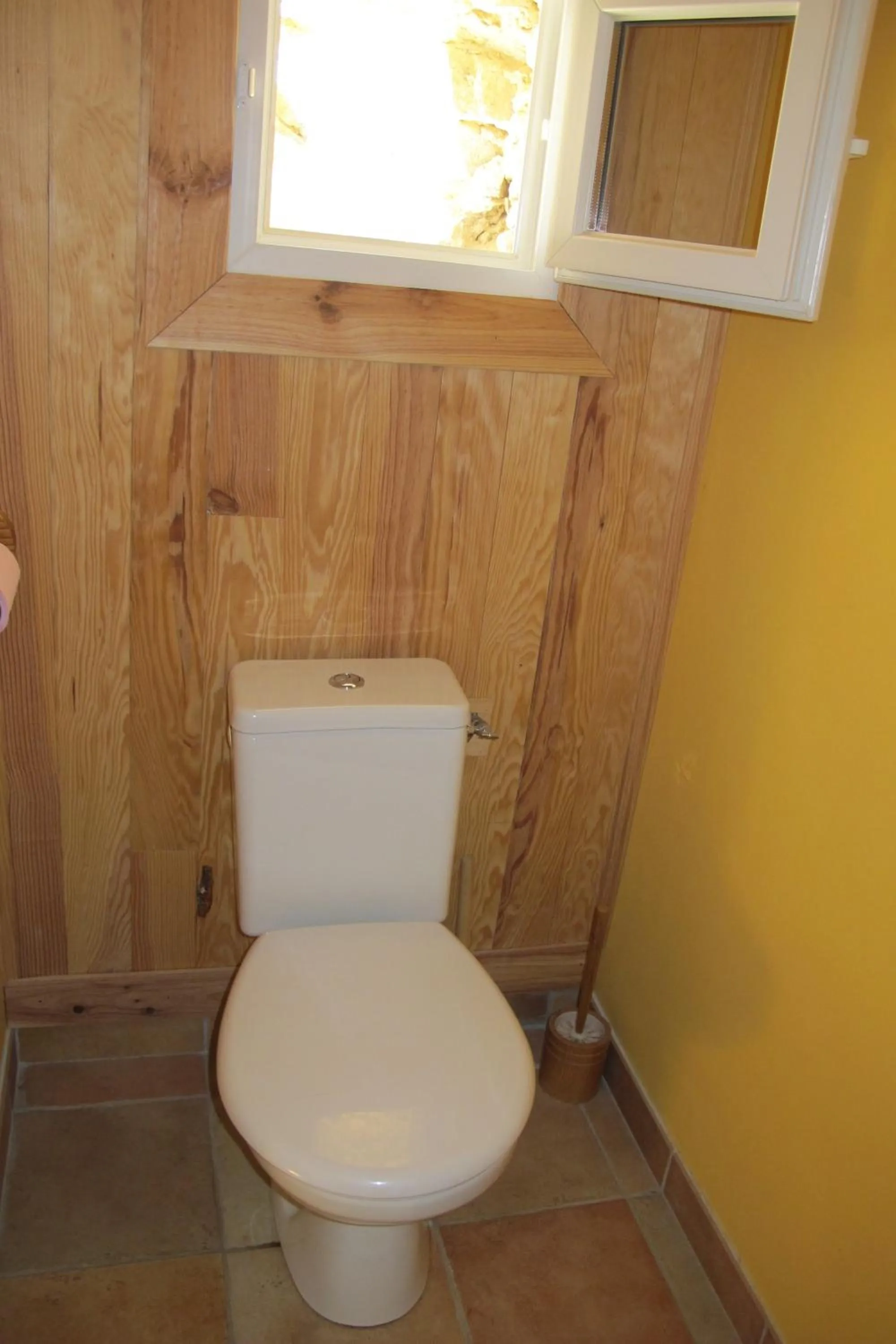 Toilet in le Corral chambre d'hôte