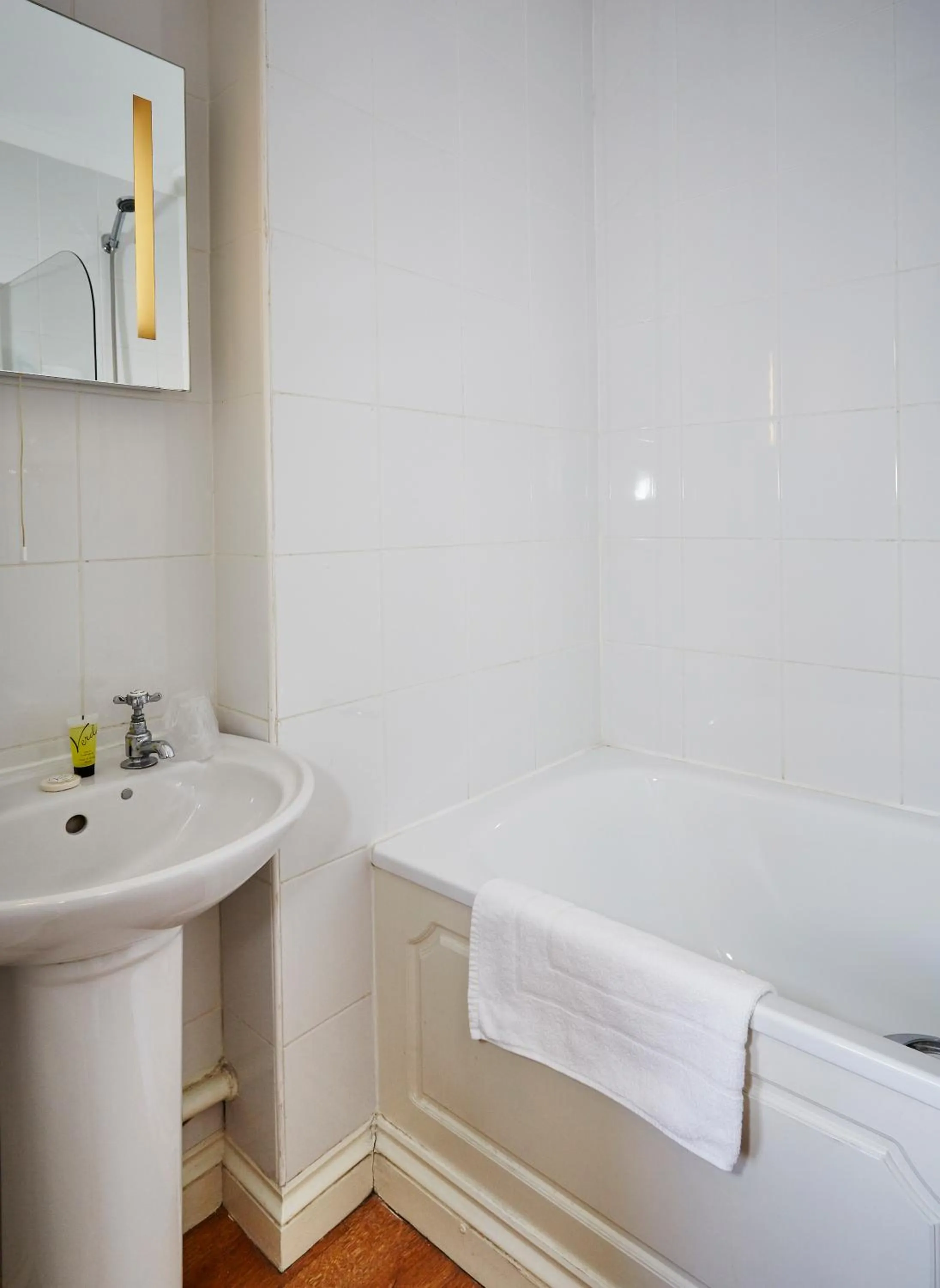 Bathroom in The Terrace Lodge Hotel