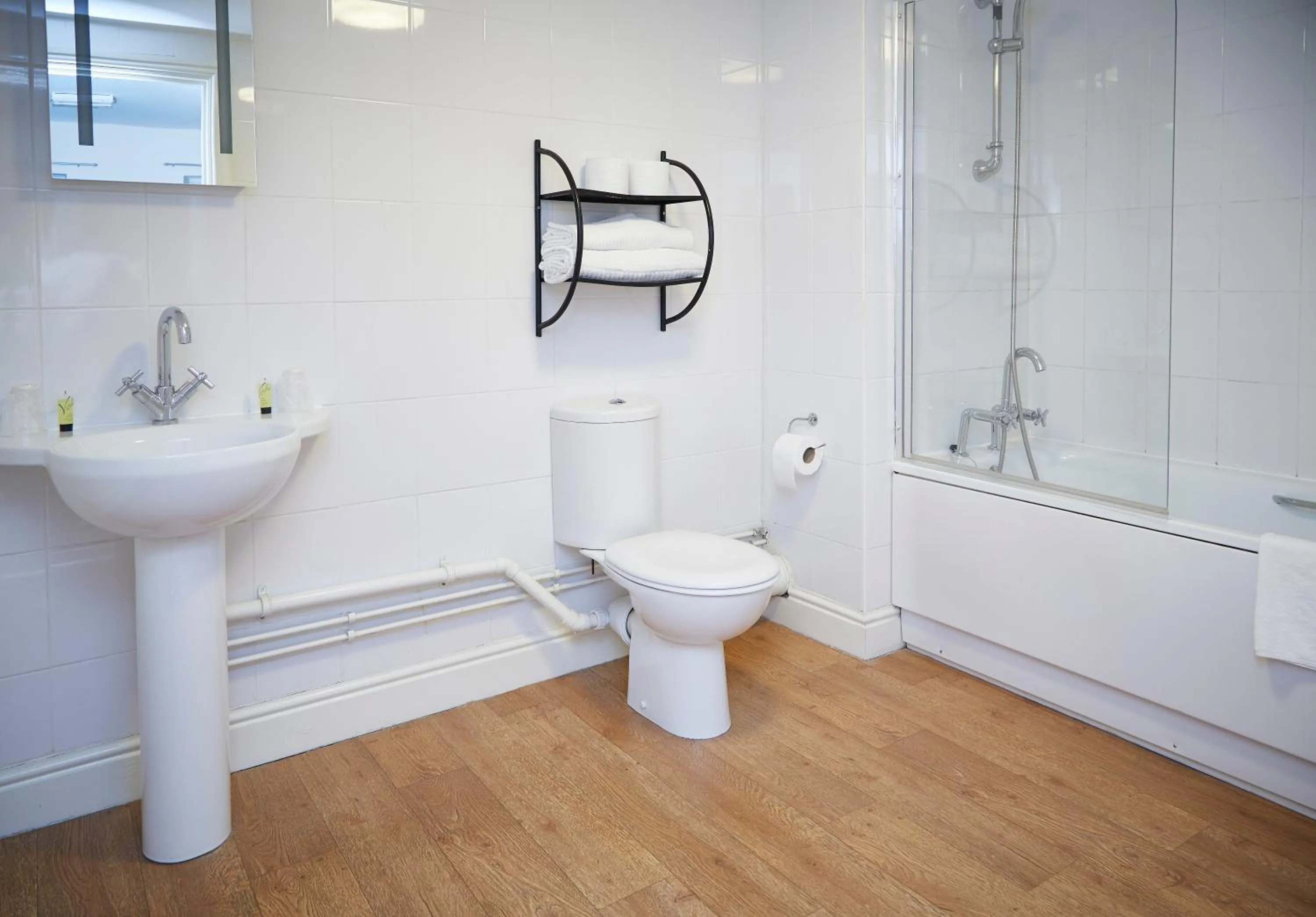 Shower in The Terrace Lodge Hotel