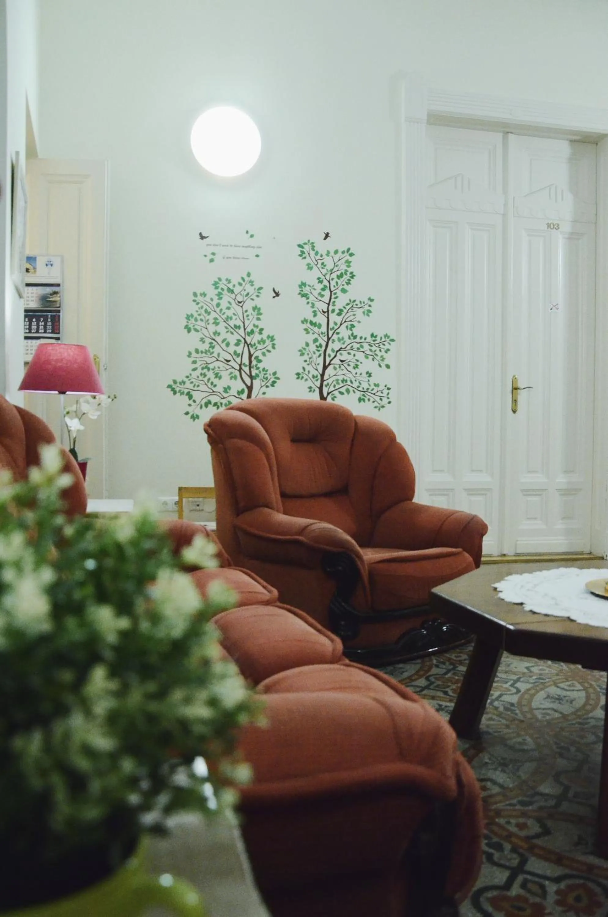 Communal lounge/ TV room in Guest Rest Studio Apartments