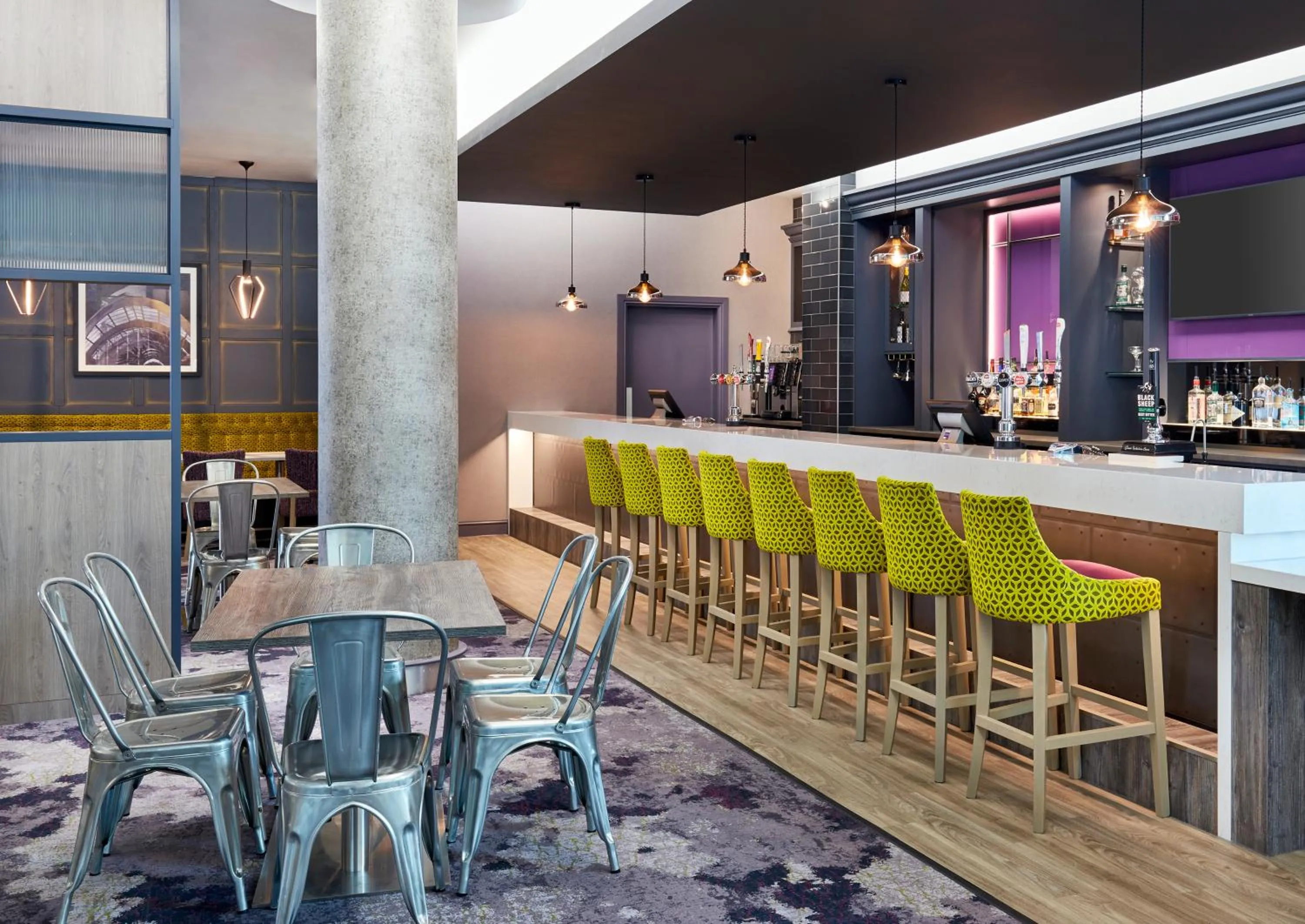 Lounge or bar in Leonardo Hotel Sheffield