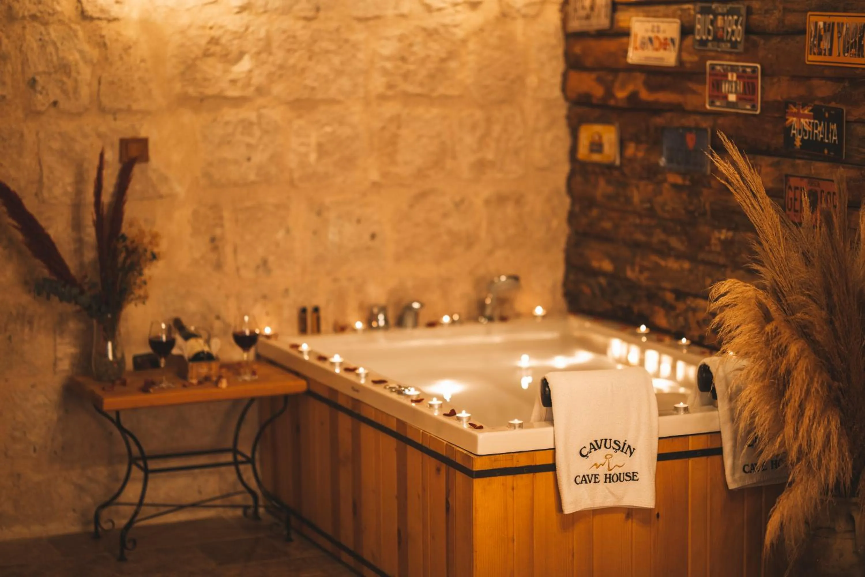 Hot Tub in Çavuşin Cave House-Cappadocia